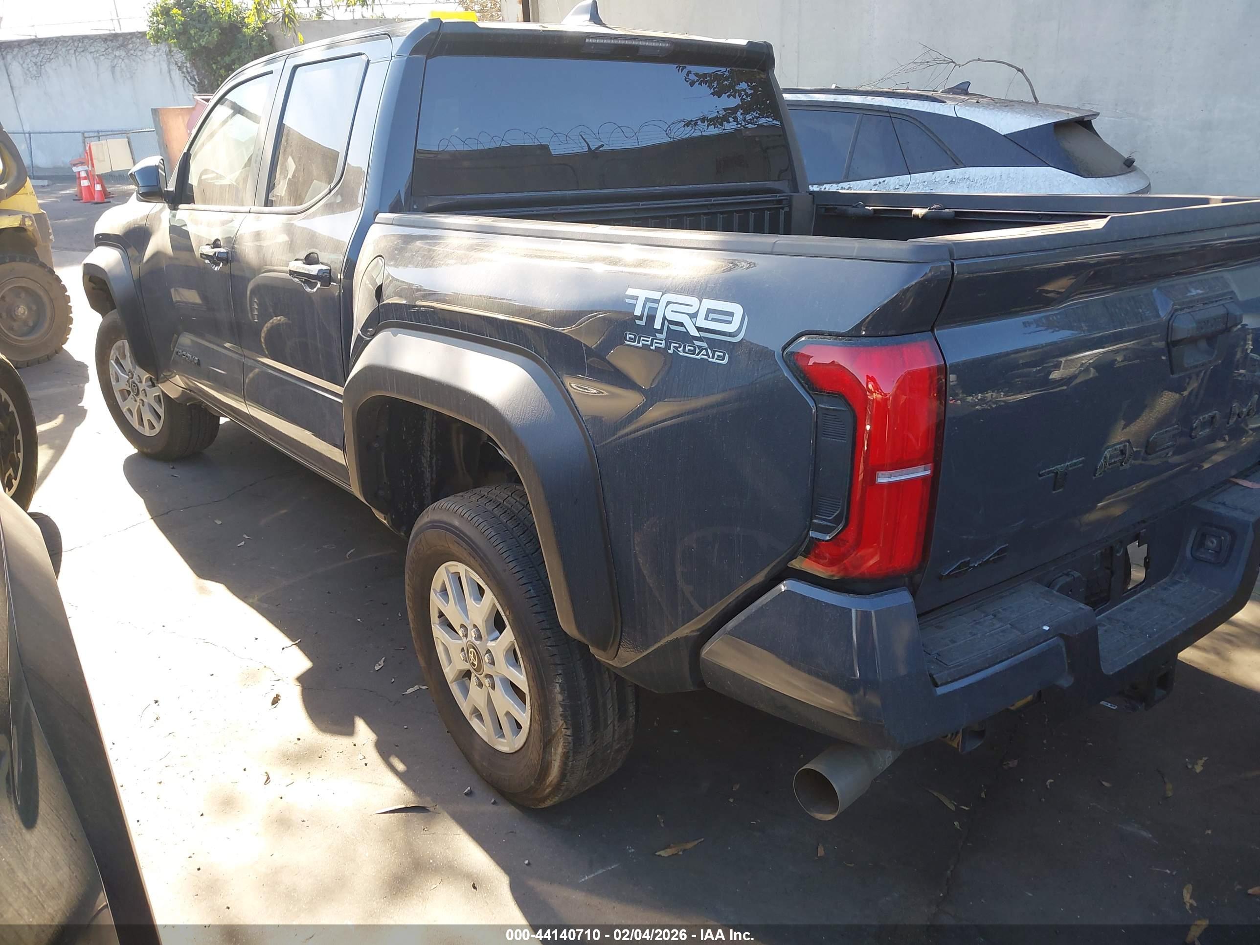 TOYOTA TACOMA image 3