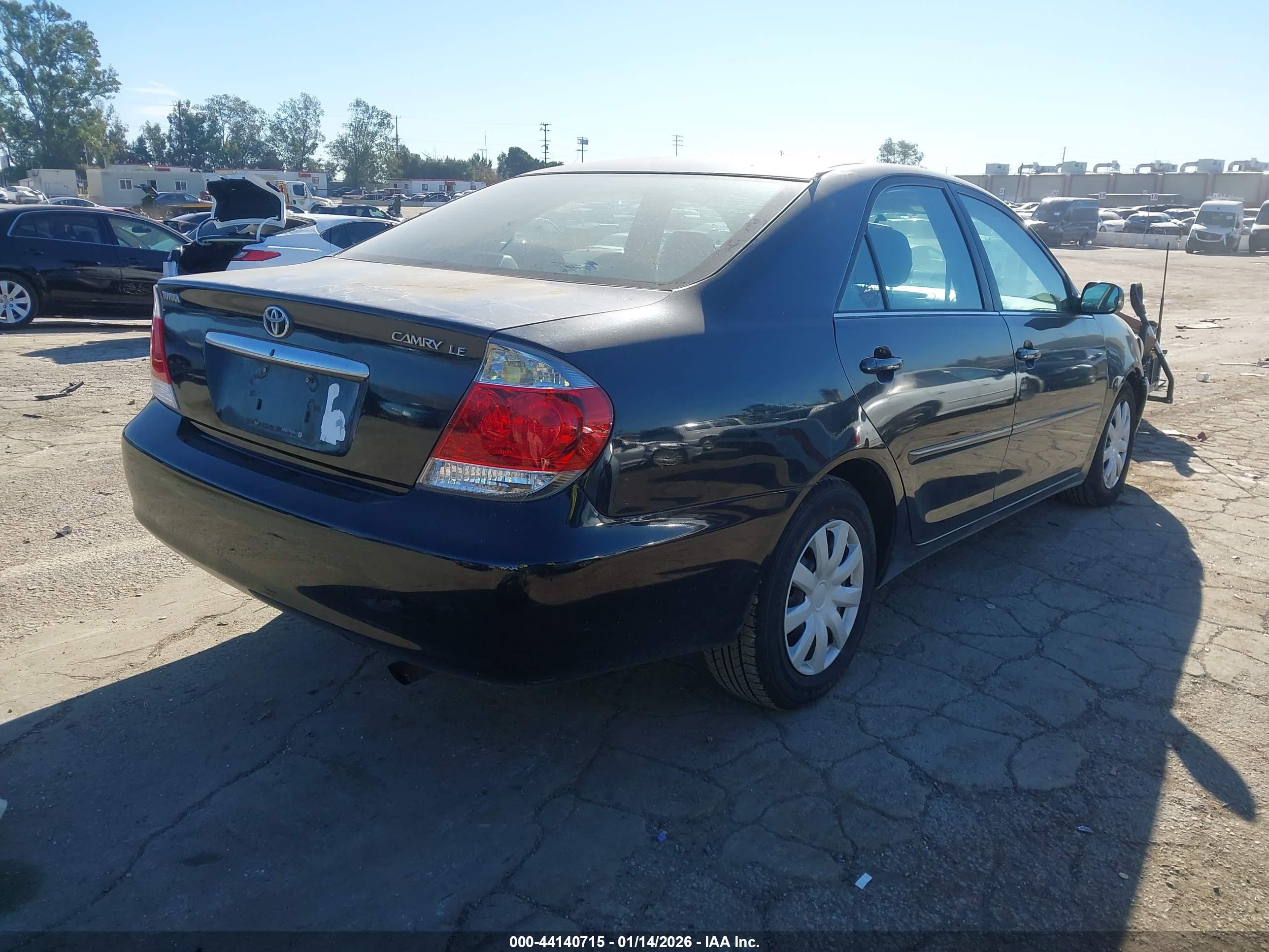 TOYOTA CAMRY image 4