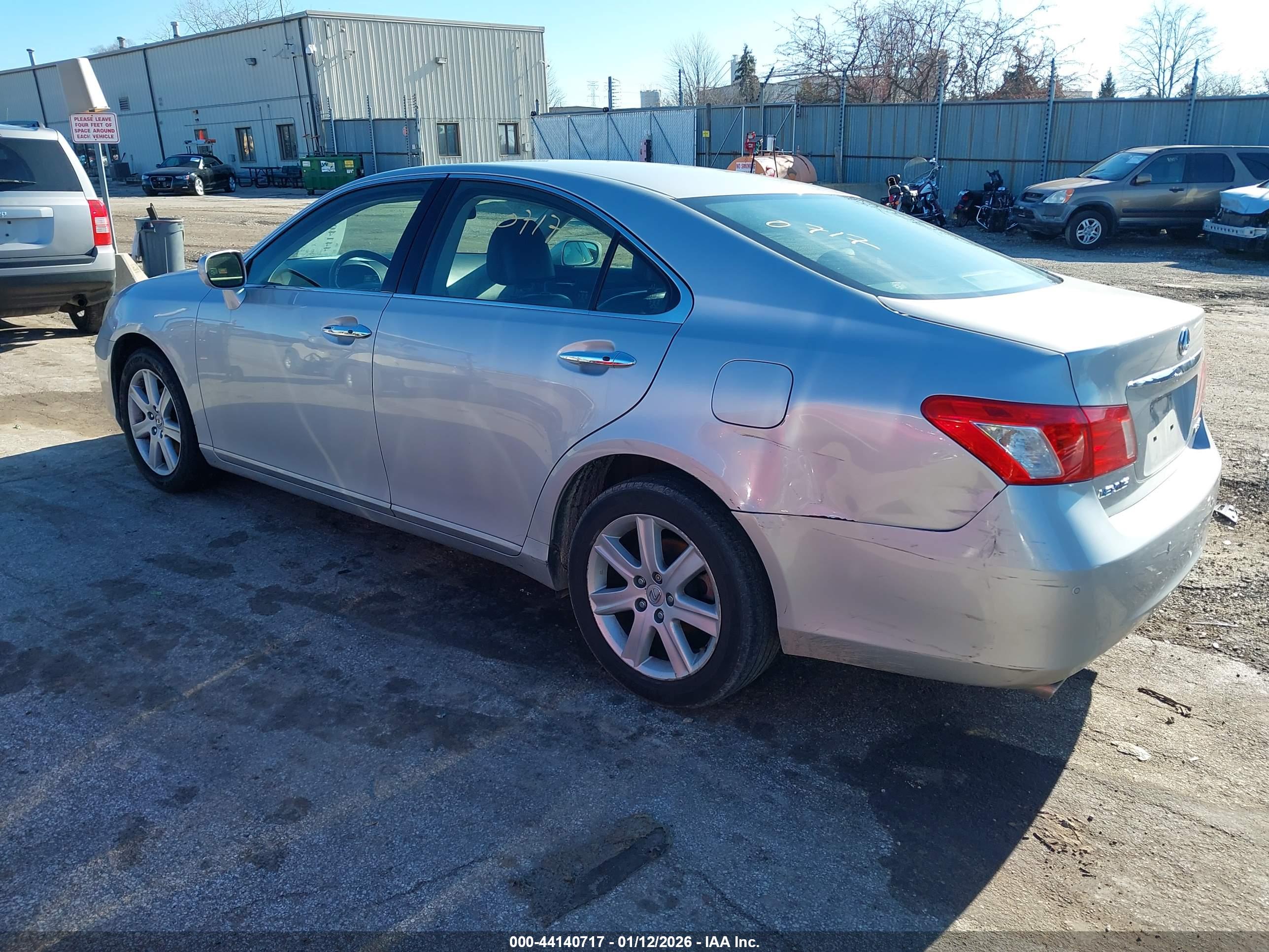 LEXUS ES image 3