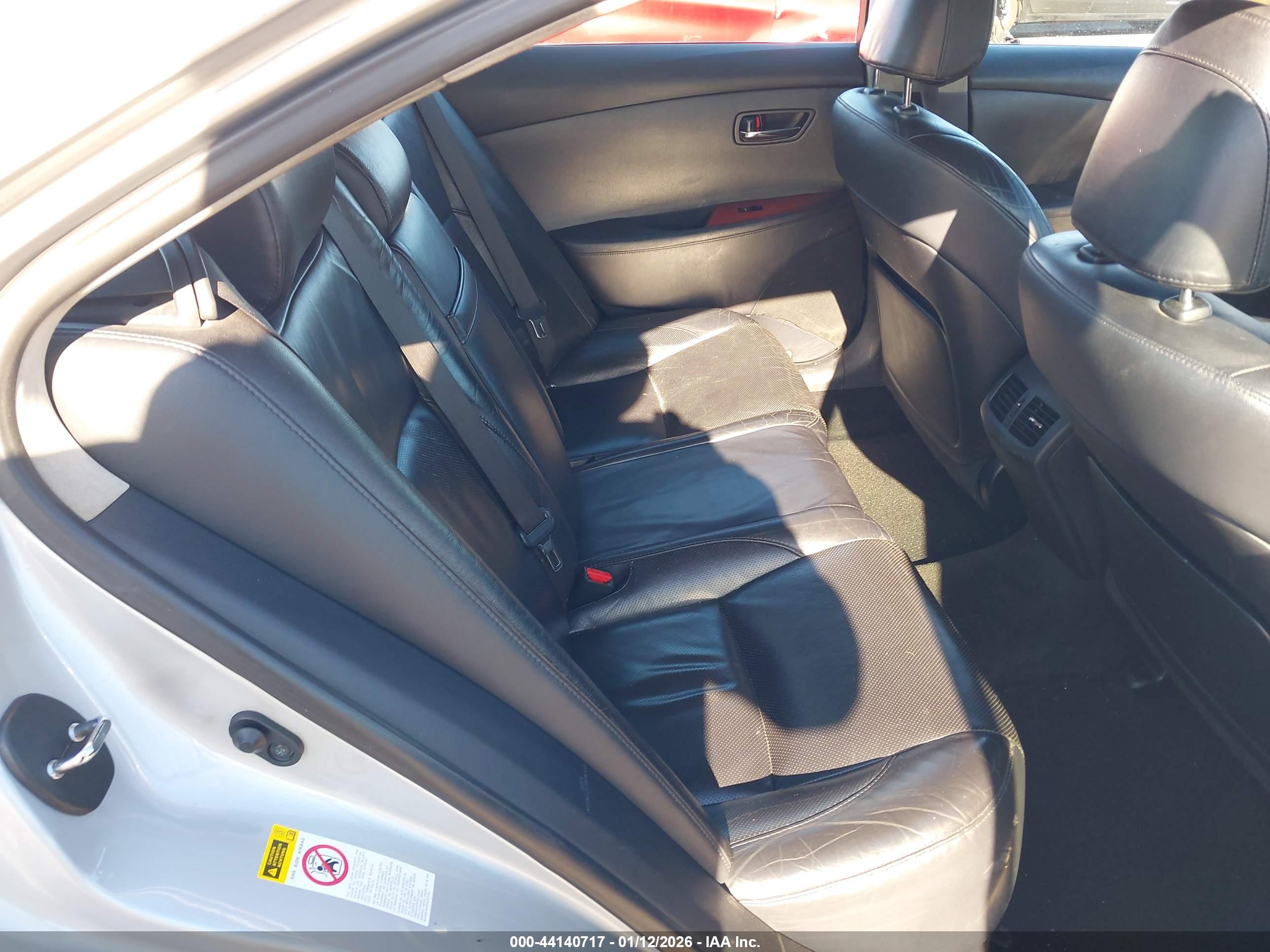 LEXUS ES image 8