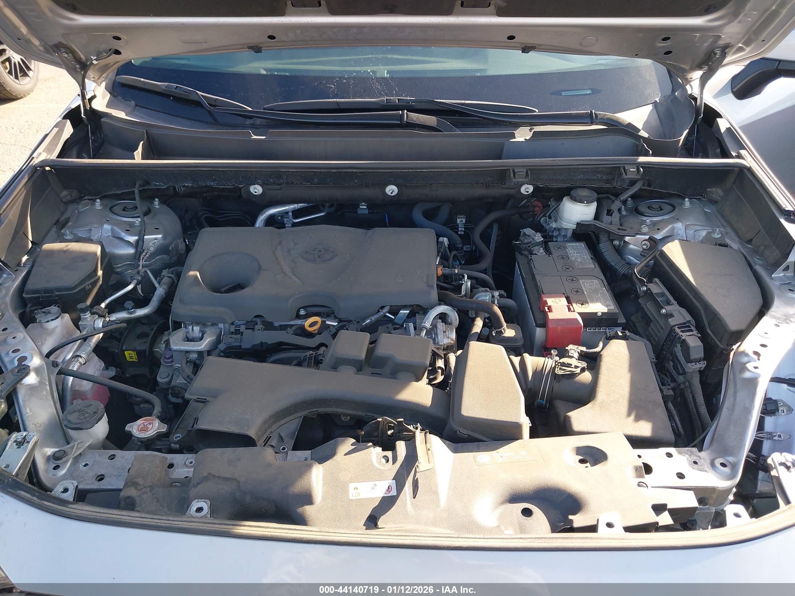 TOYOTA RAV4 image 10