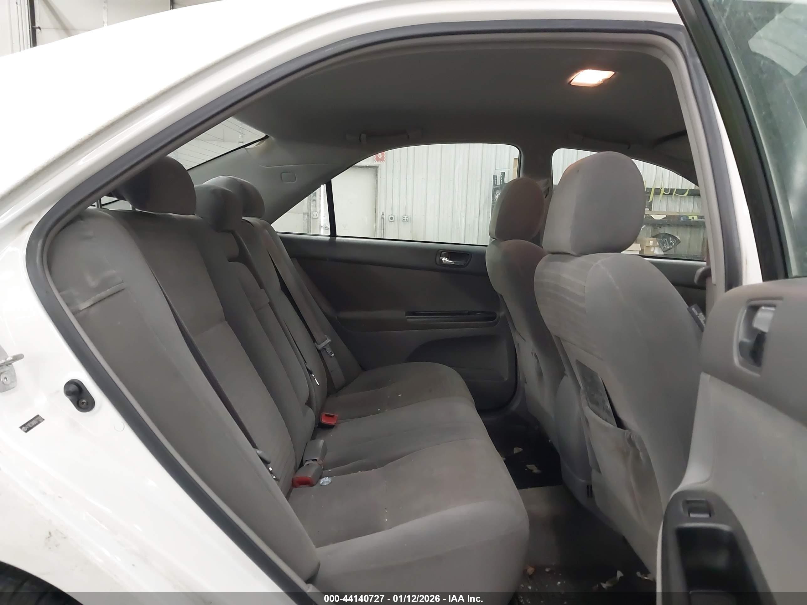 TOYOTA CAMRY image 8