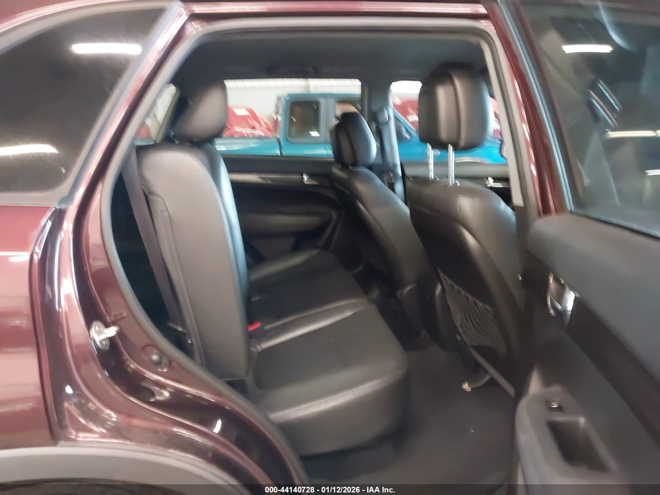 KIA SORENTO image 8