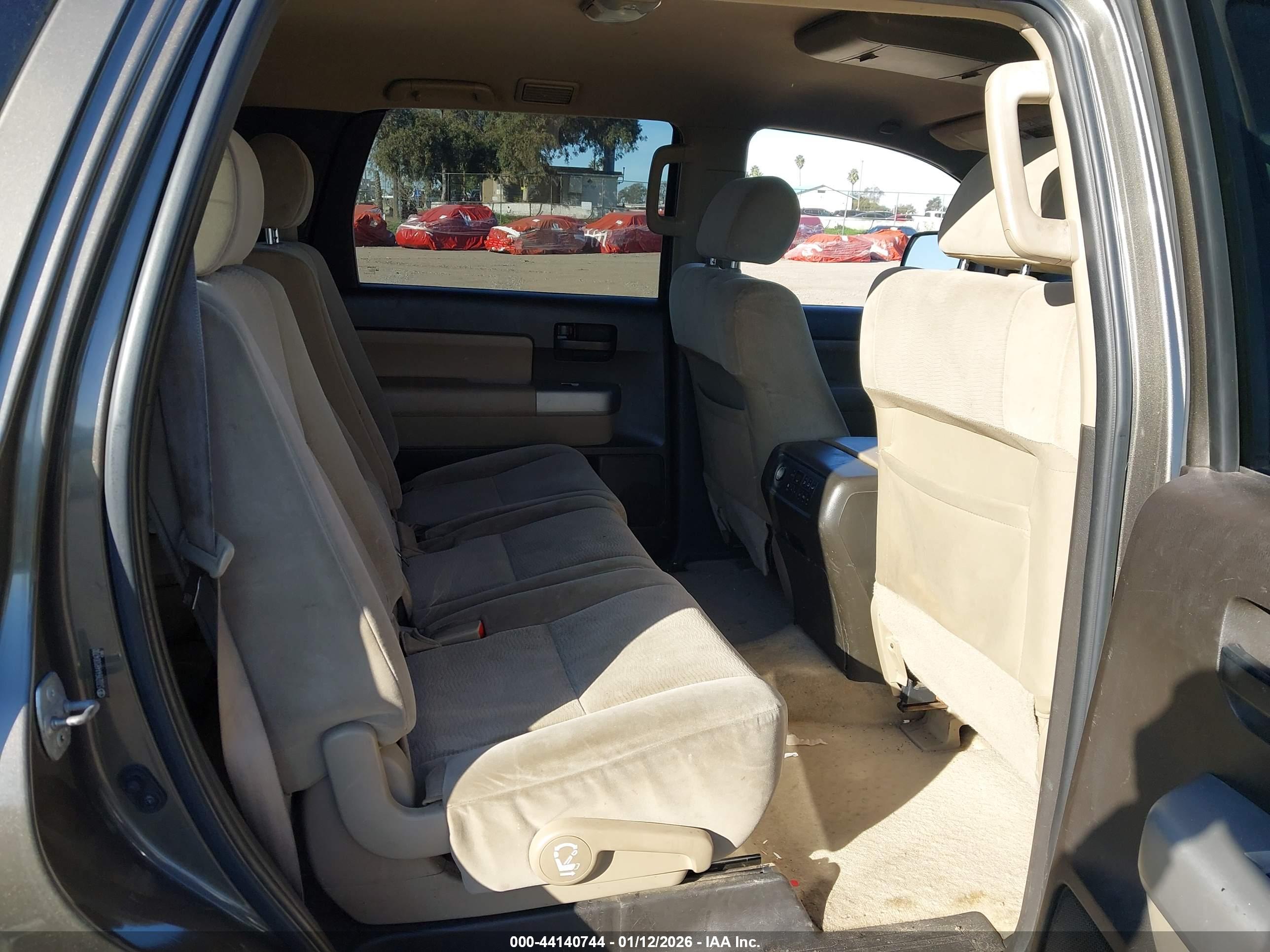 TOYOTA SEQUOIA image 8