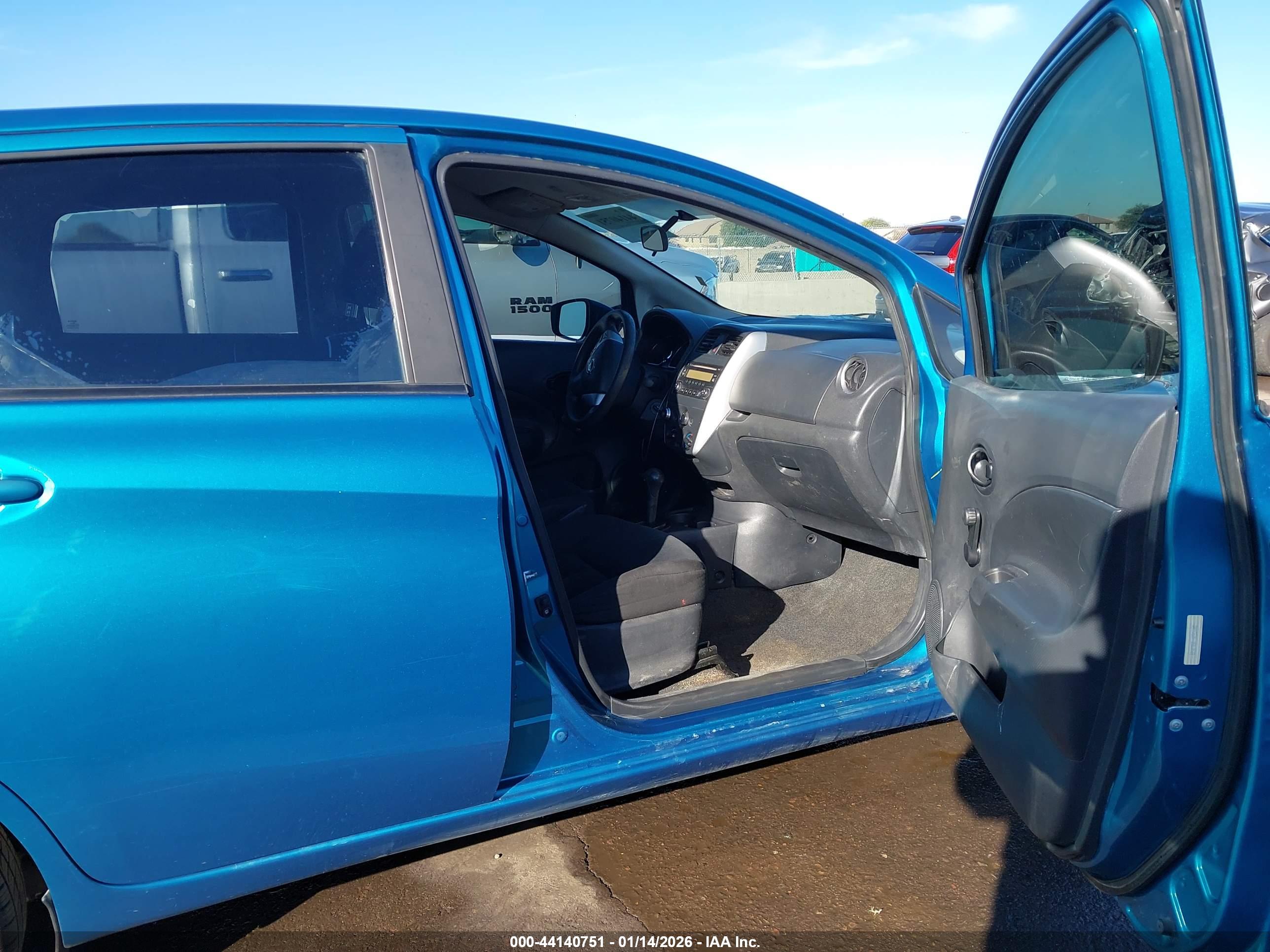 NISSAN VERSA image 5