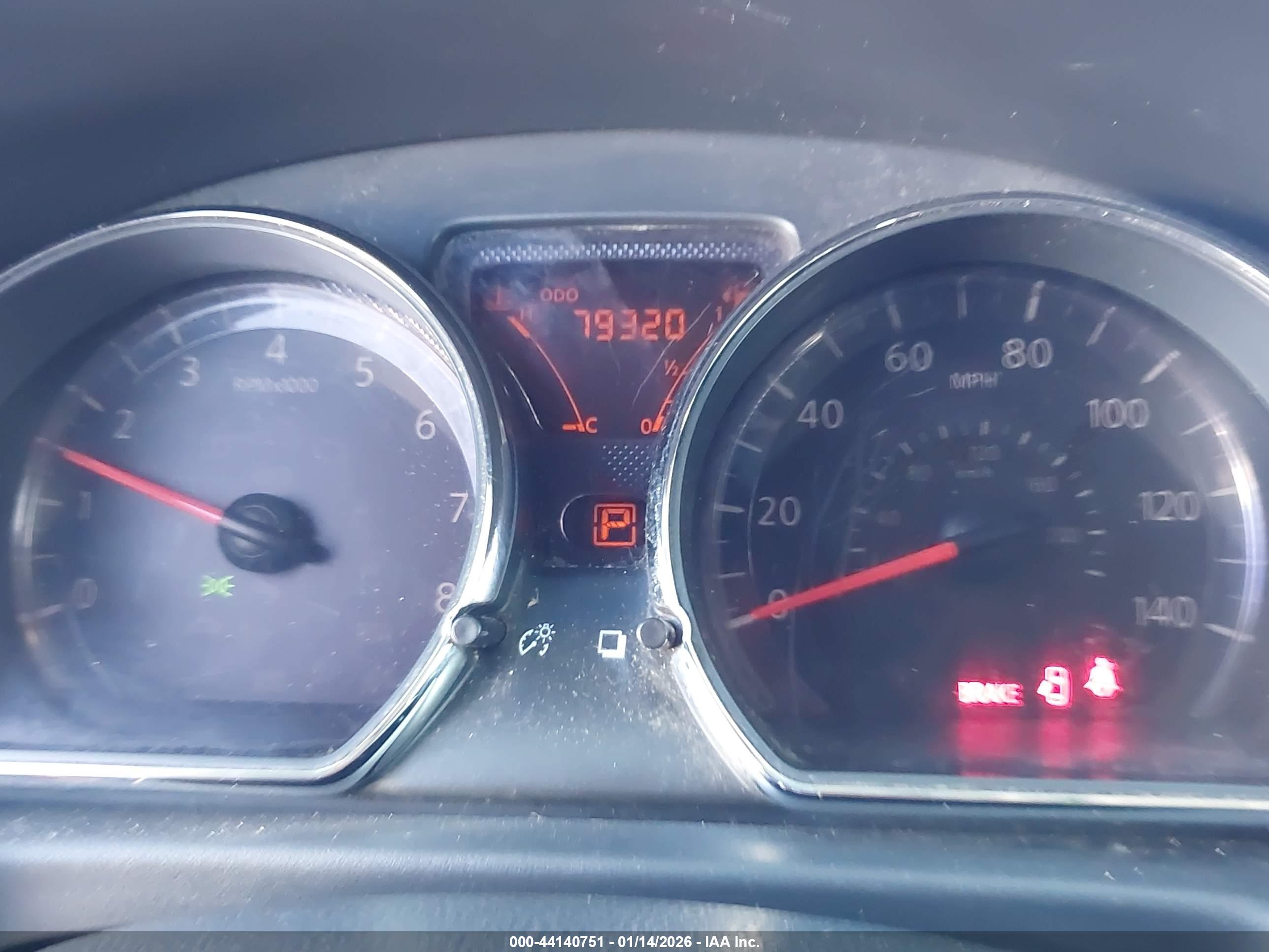 NISSAN VERSA image 7
