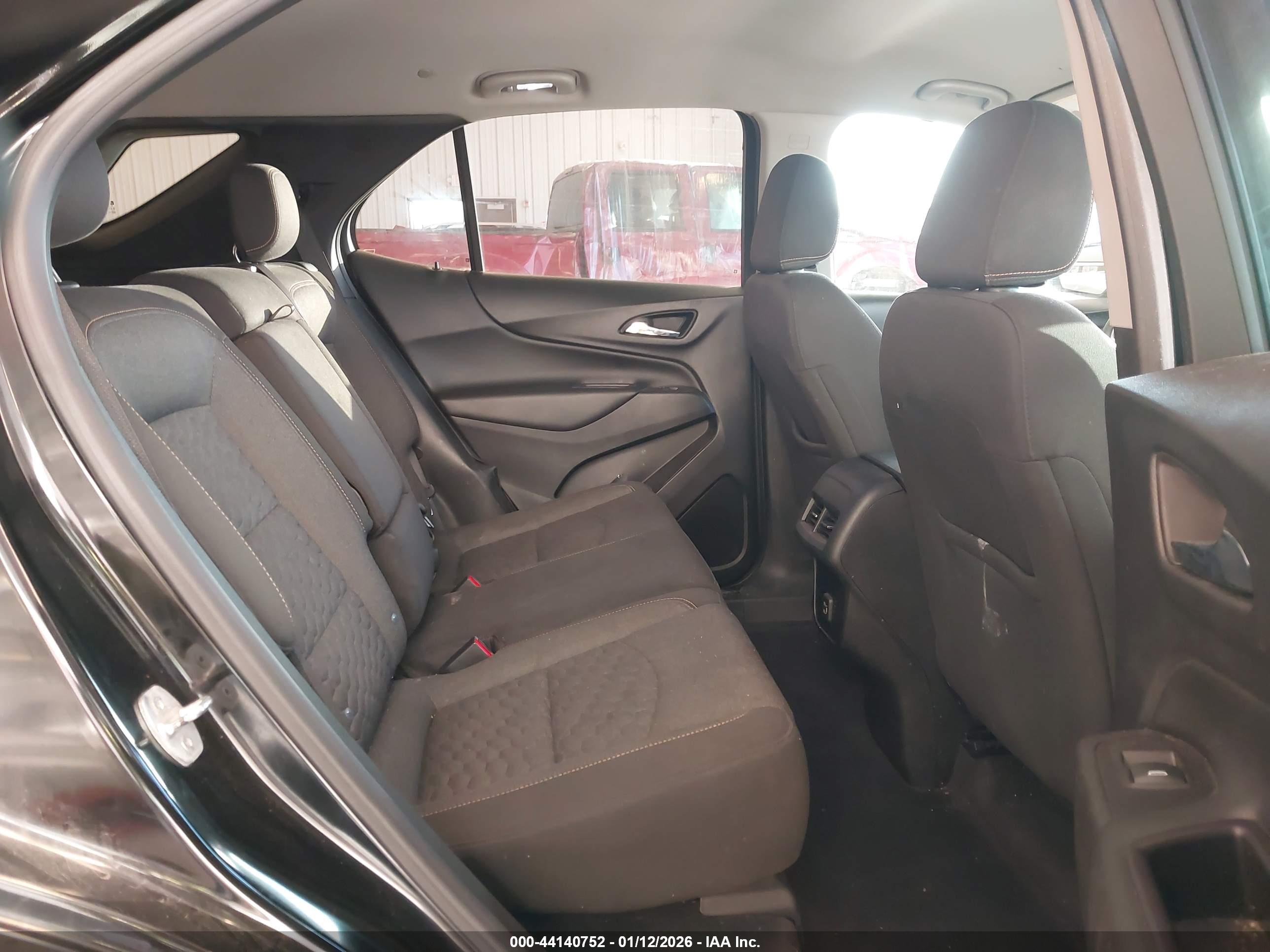 CHEVROLET EQUINOX image 8