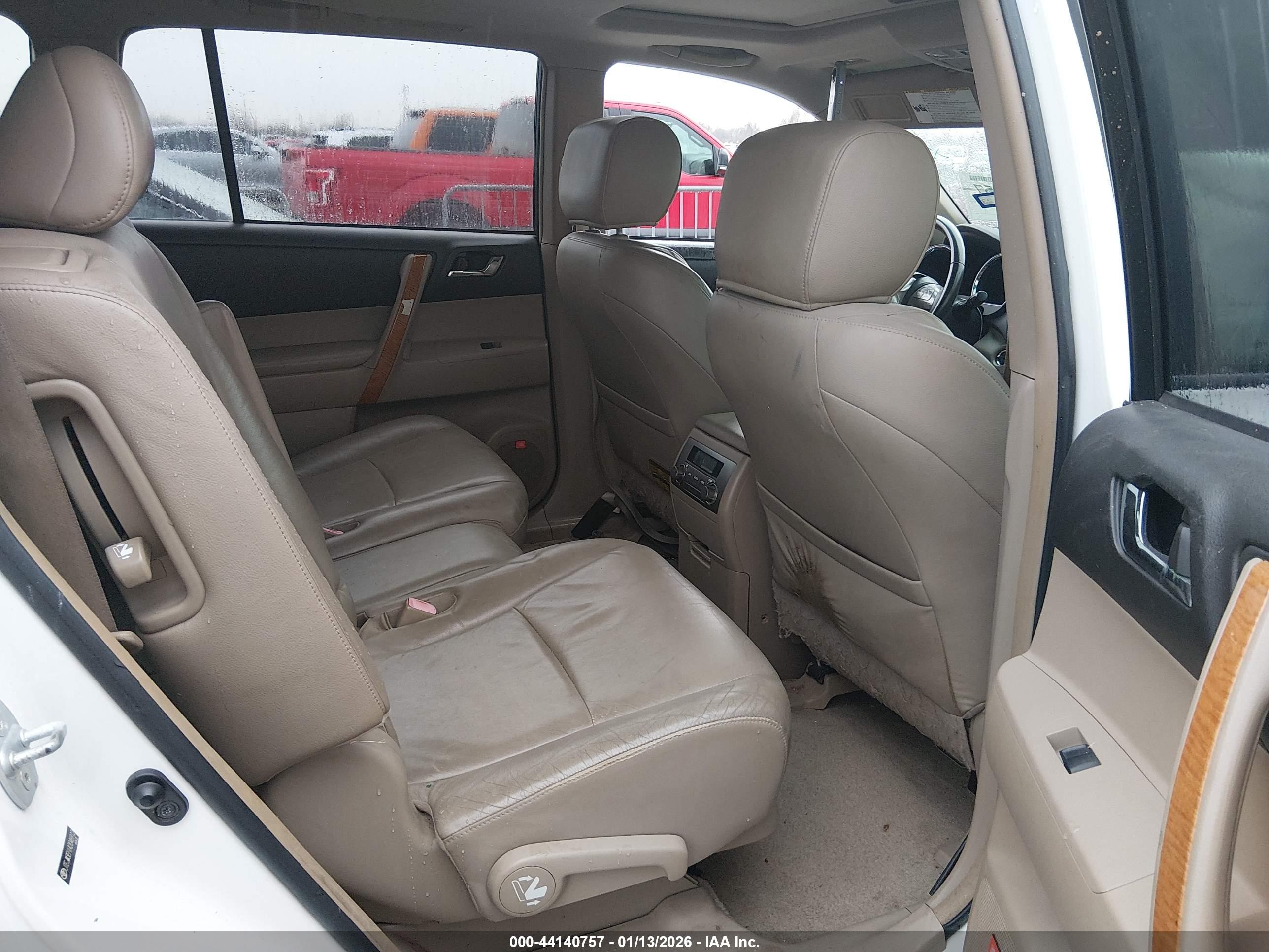 TOYOTA HIGHLANDER image 8