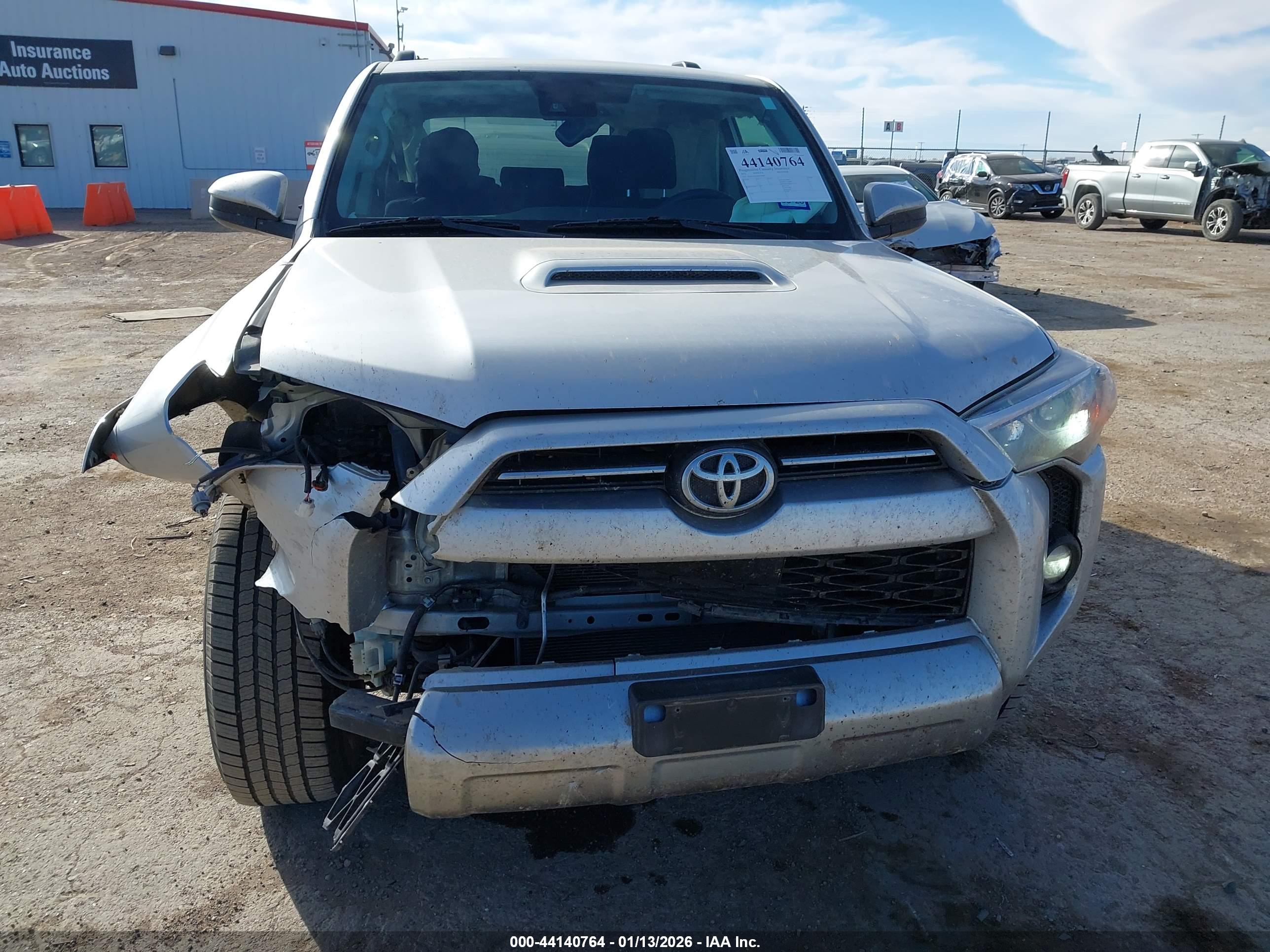 TOYOTA 4RUNNER image 6