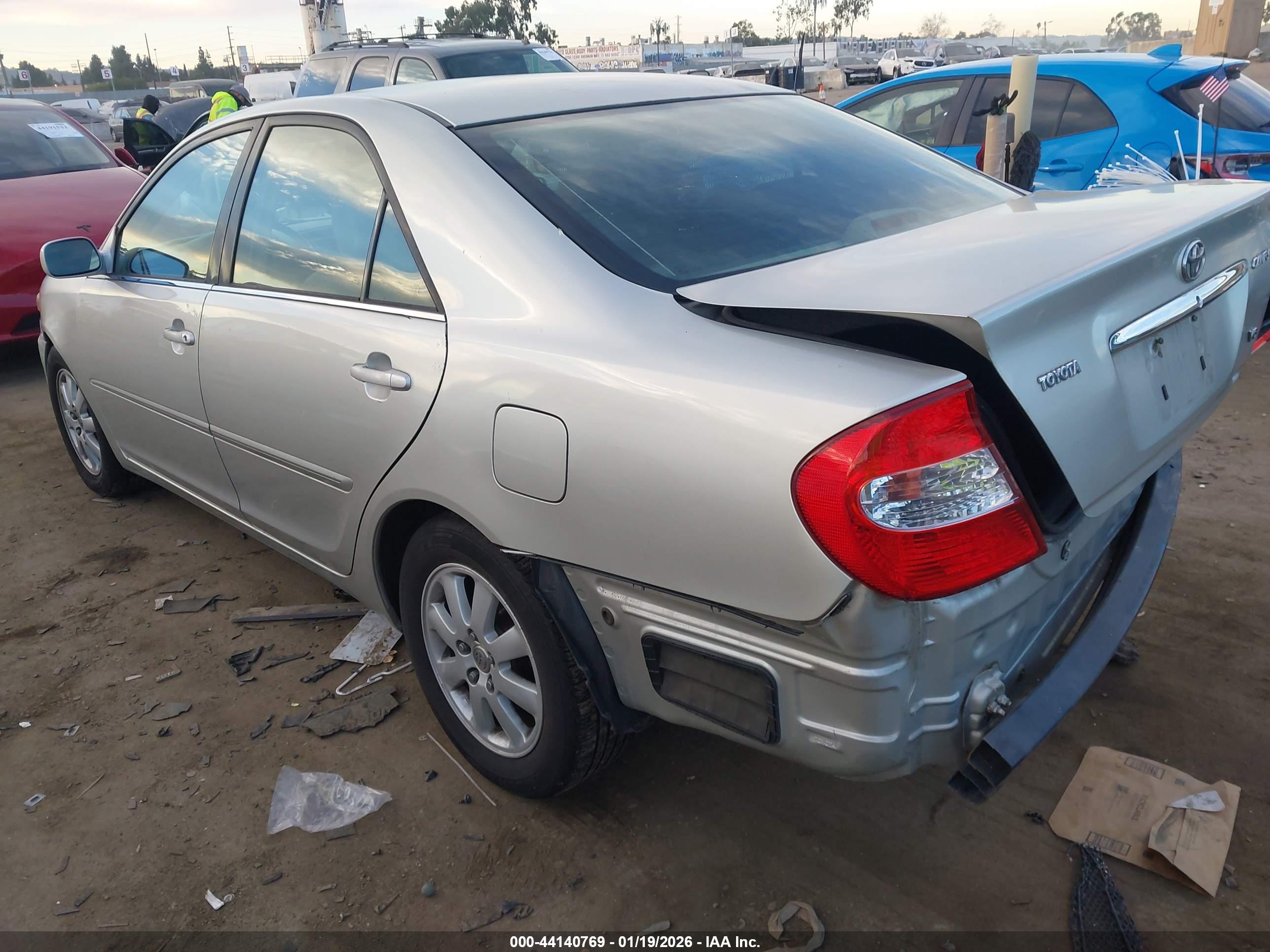 TOYOTA CAMRY image 3