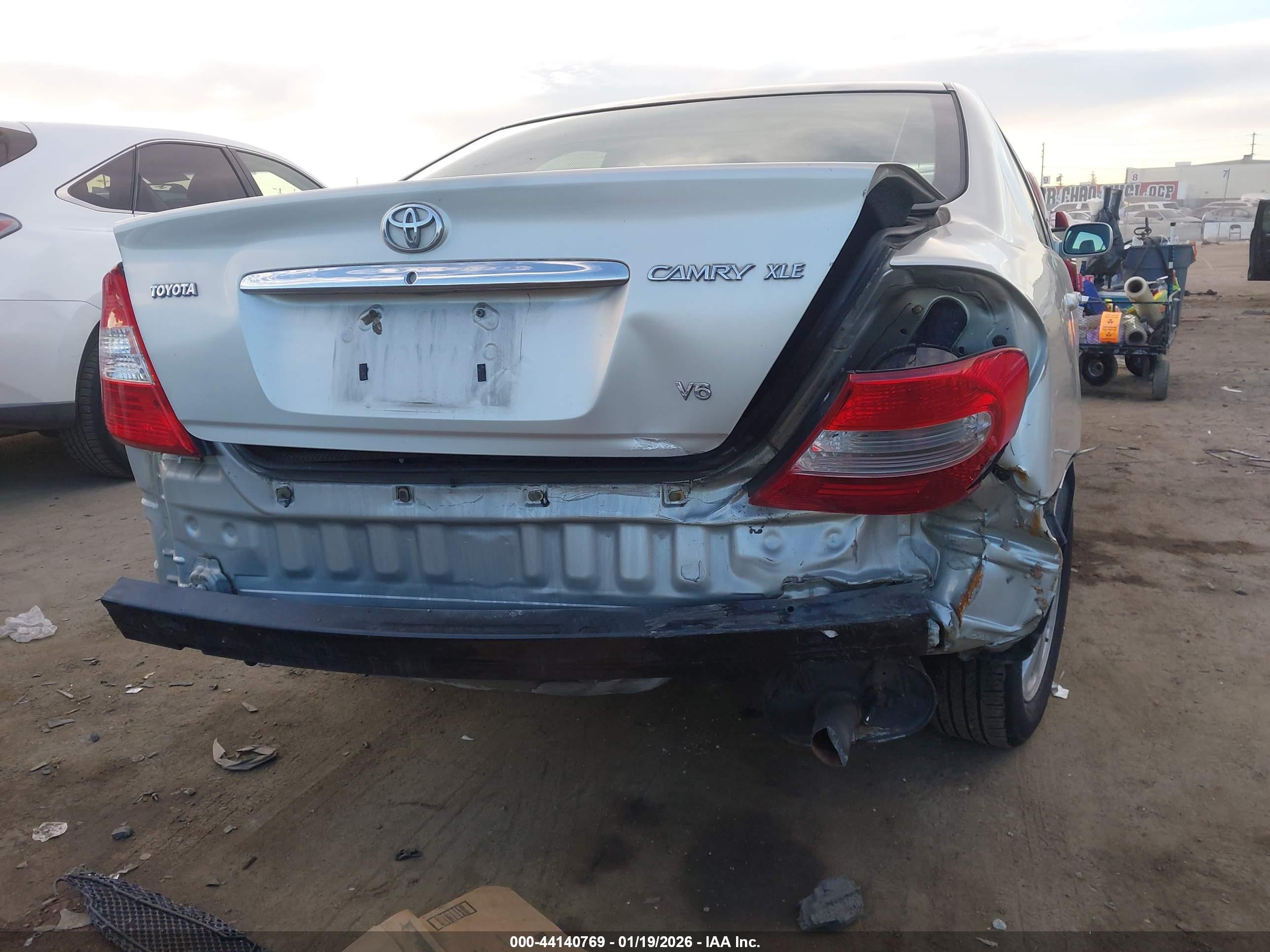 TOYOTA CAMRY image 6