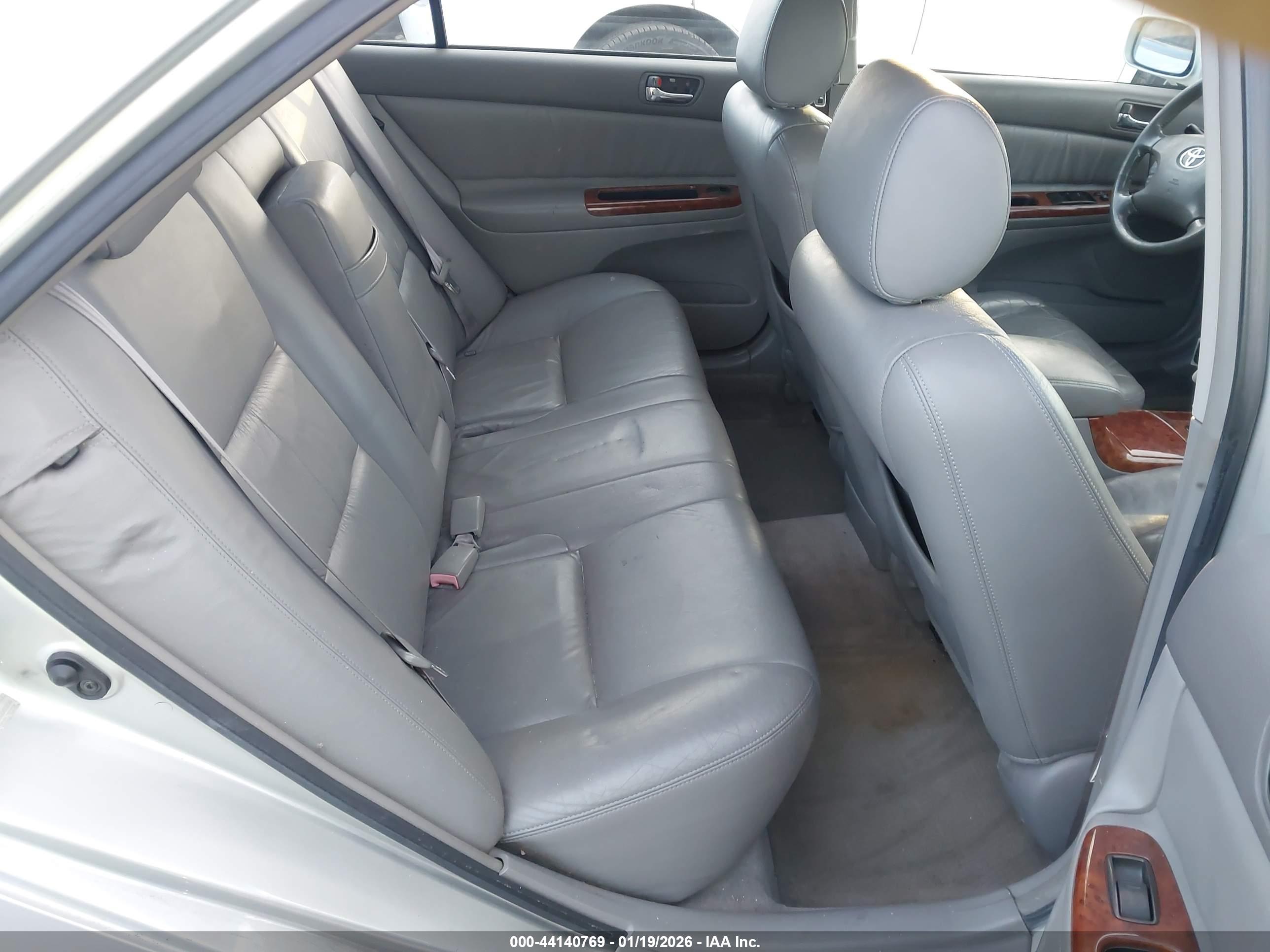 TOYOTA CAMRY image 8