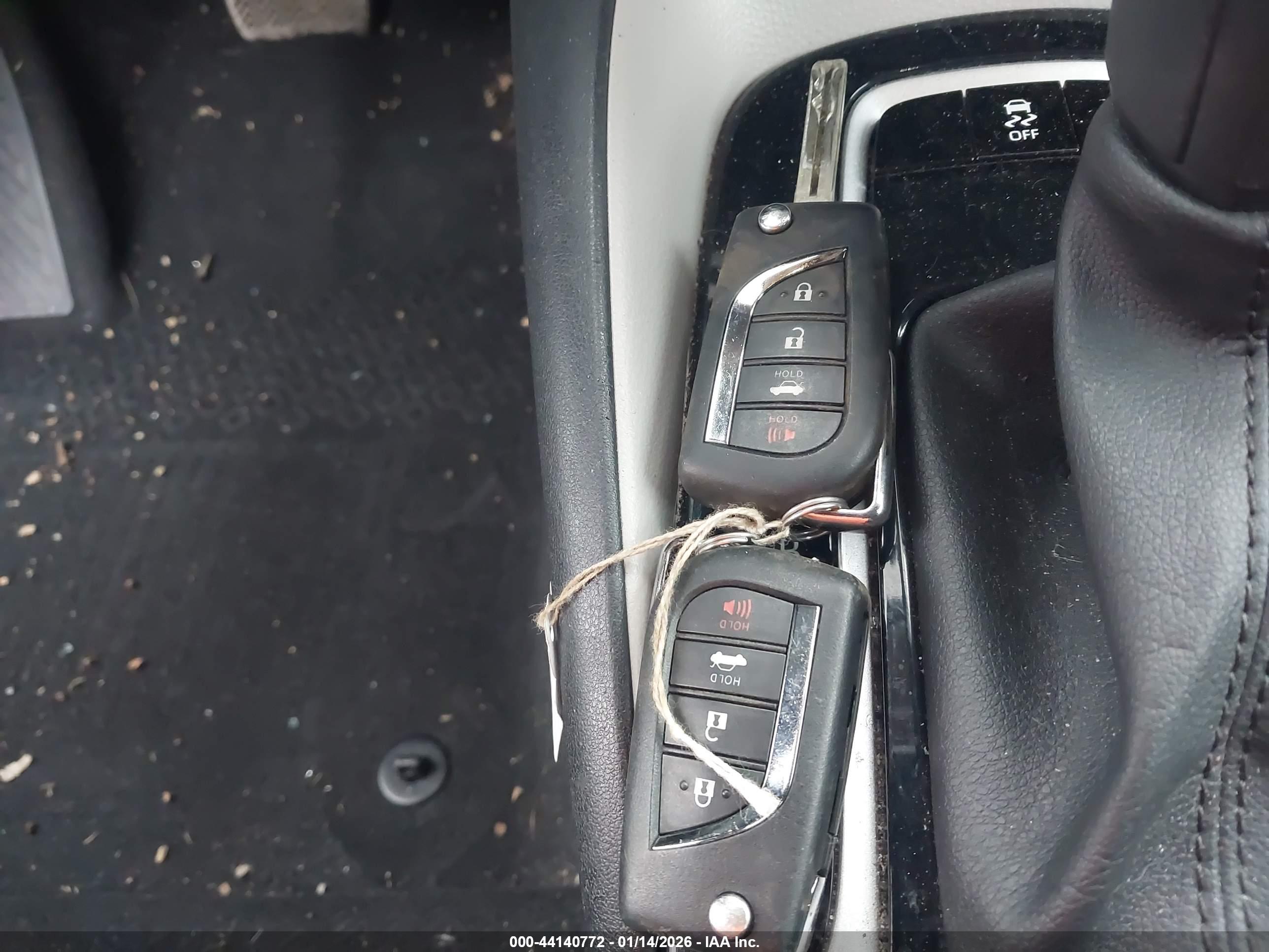 TOYOTA COROLLA image 11