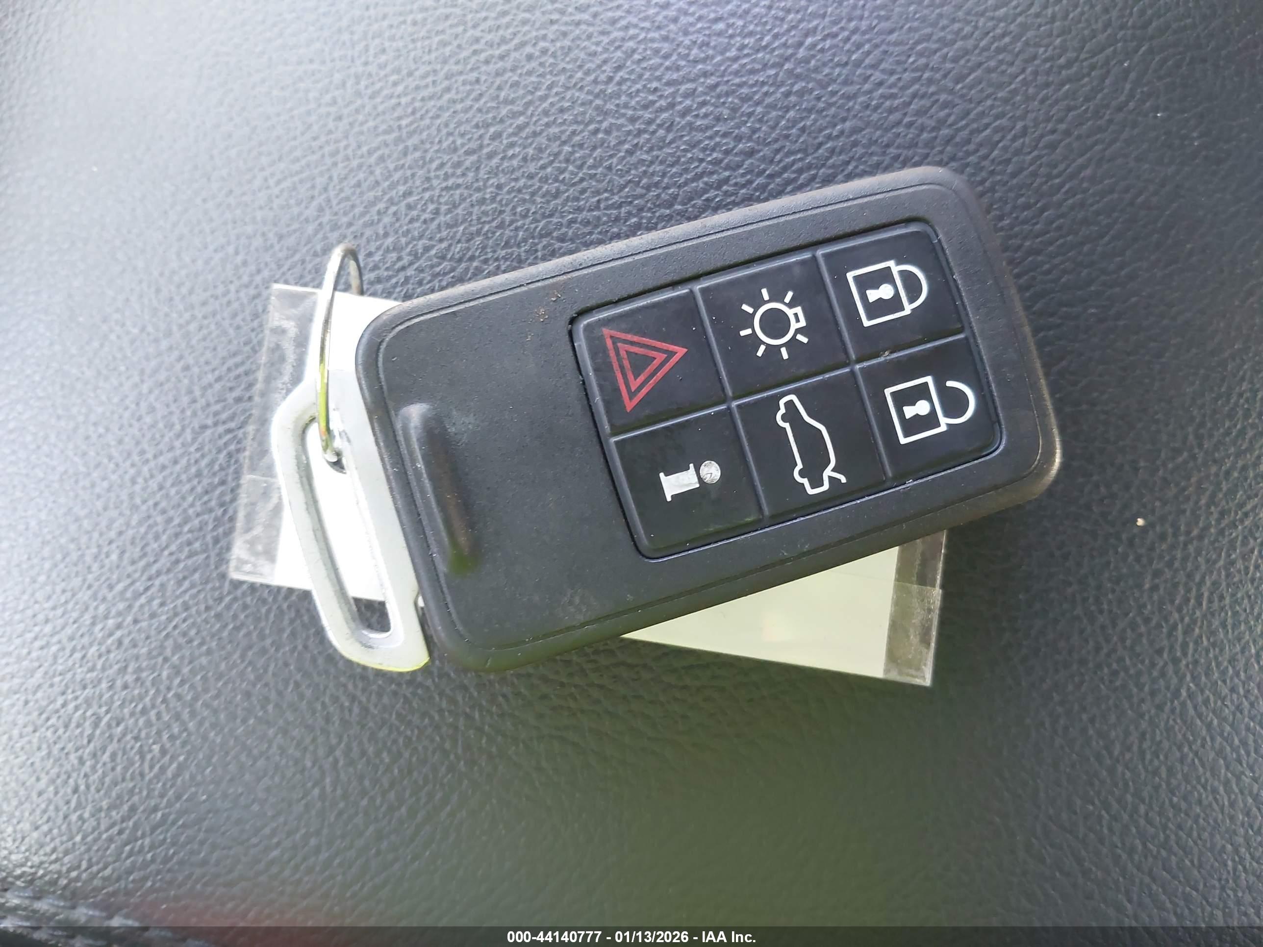 VOLVO S60 image 11