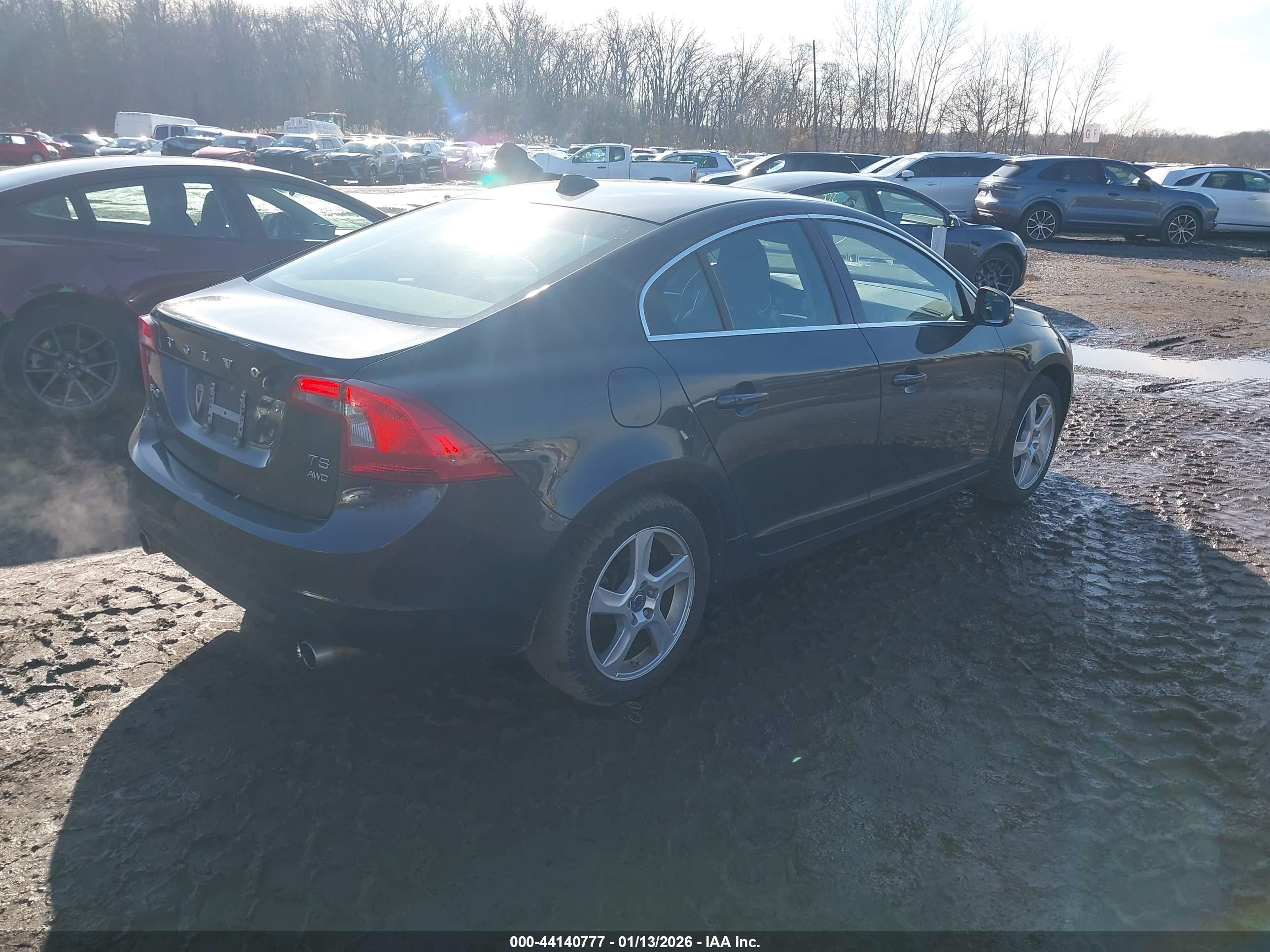 VOLVO S60 image 4