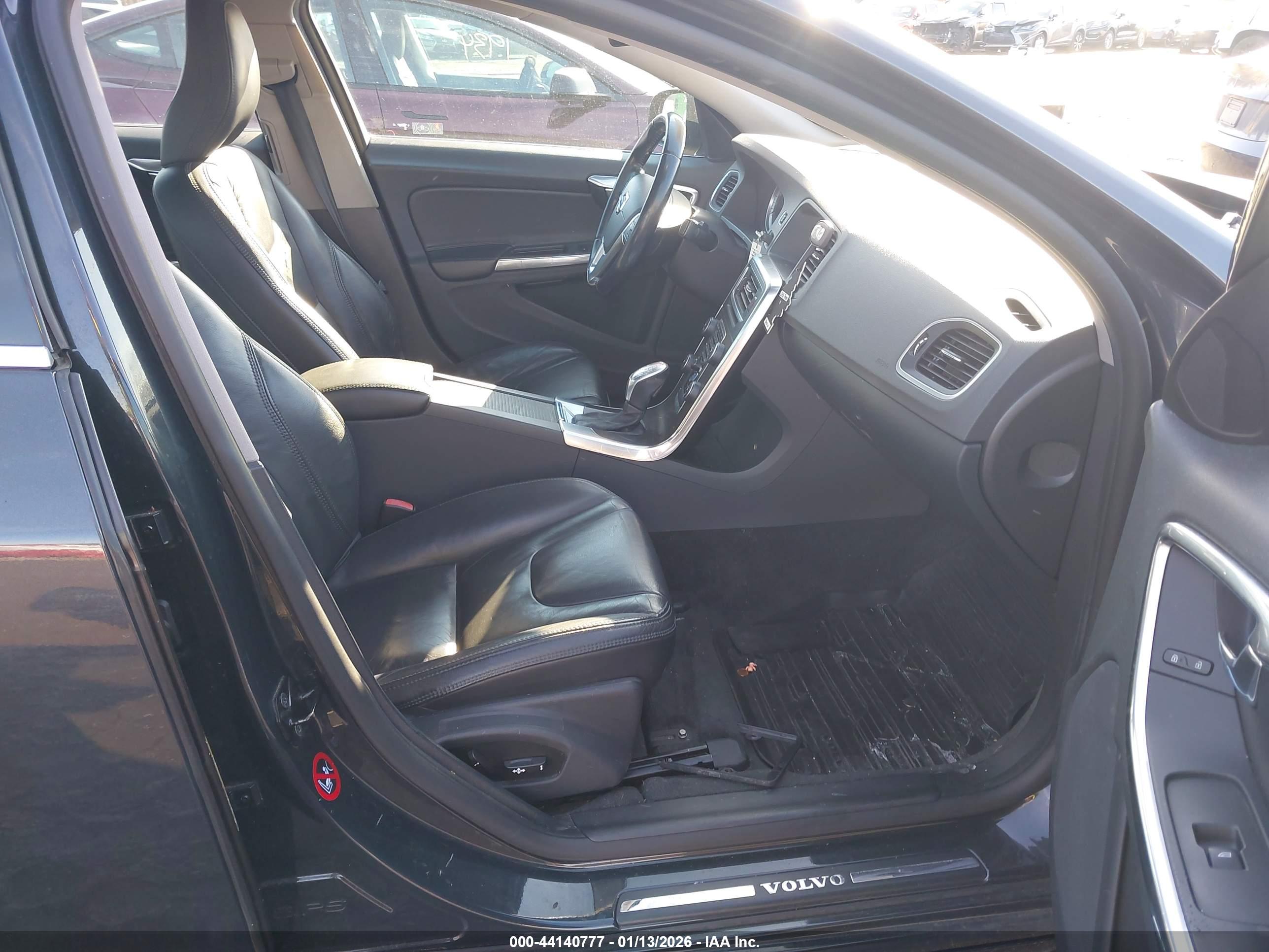 VOLVO S60 image 5