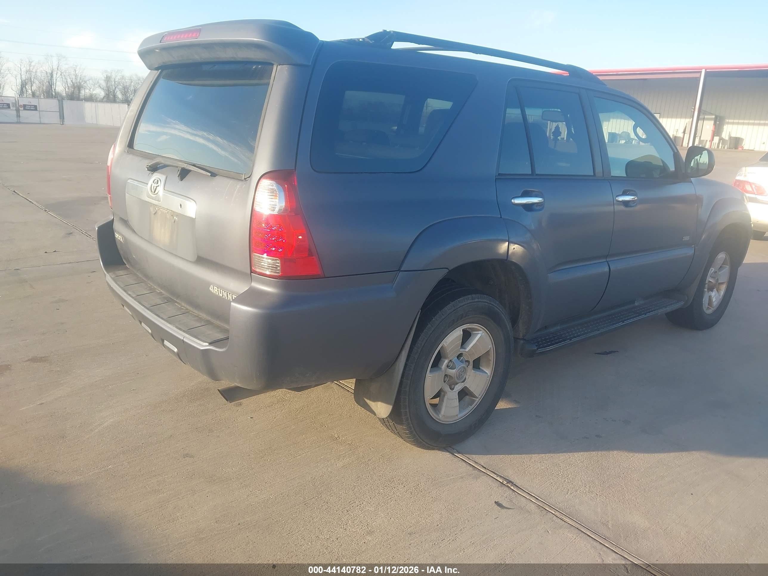 TOYOTA 4RUNNER image 4