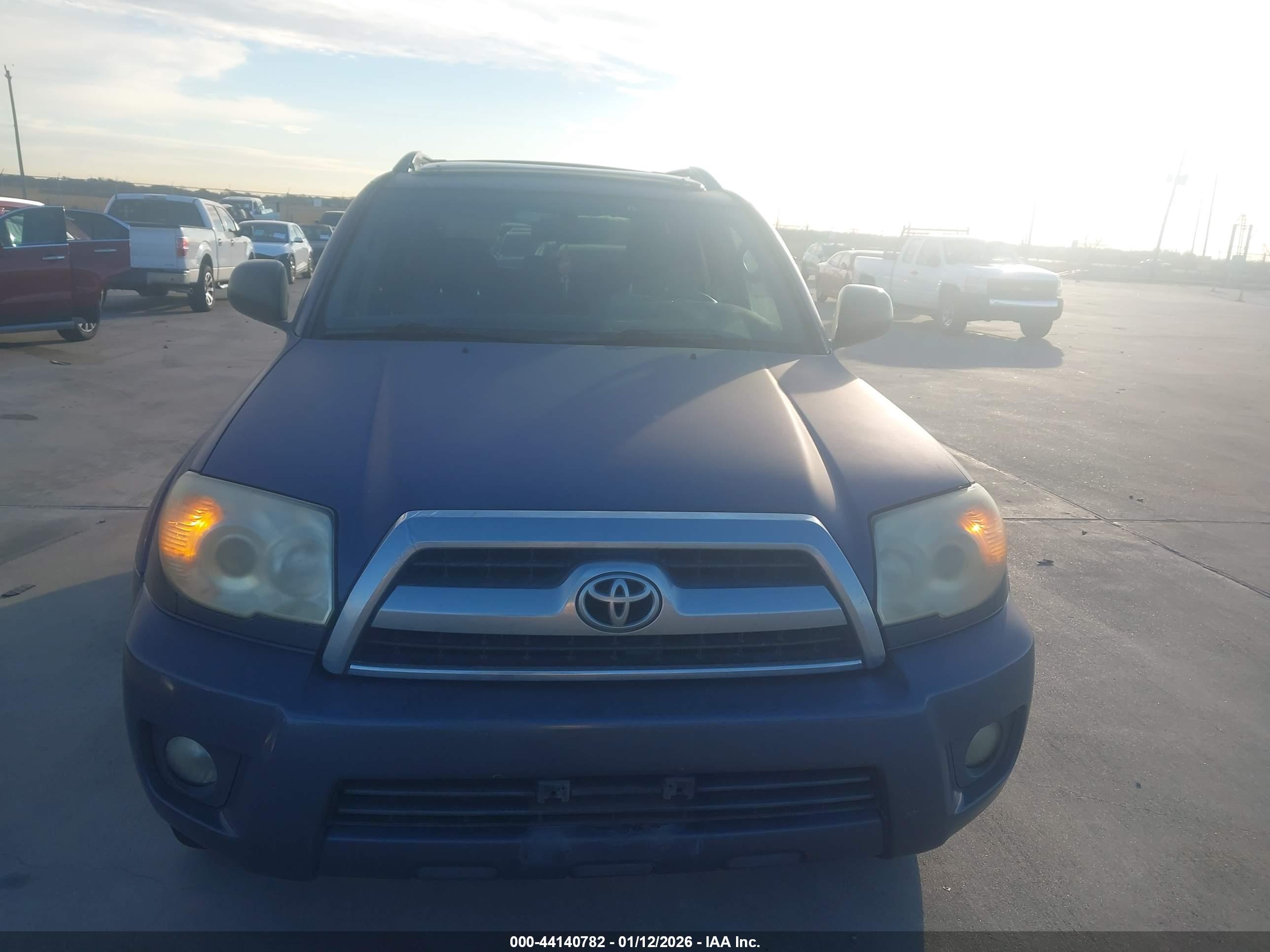 TOYOTA 4RUNNER image 6