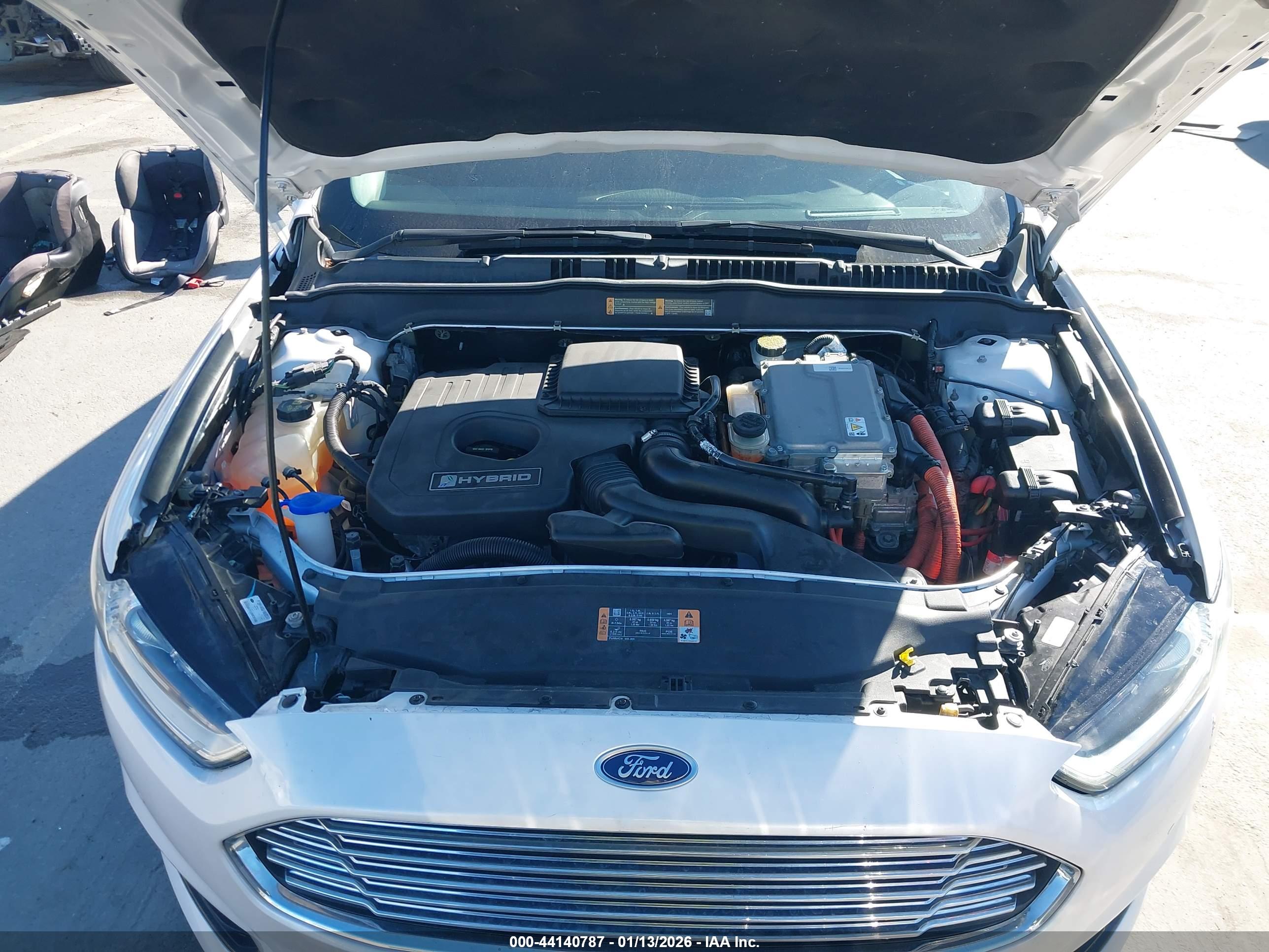 FORD FUSION image 10