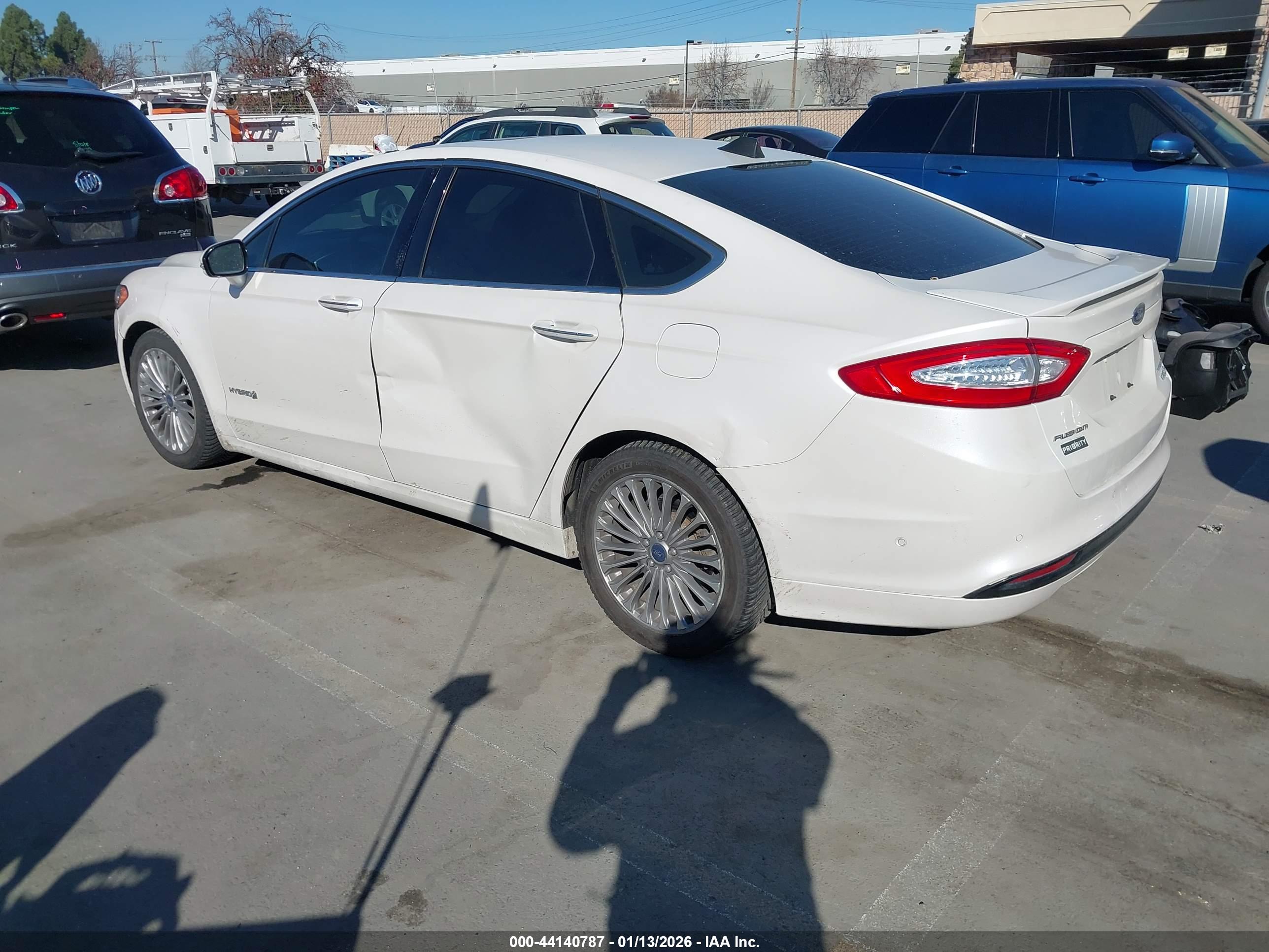 FORD FUSION image 3