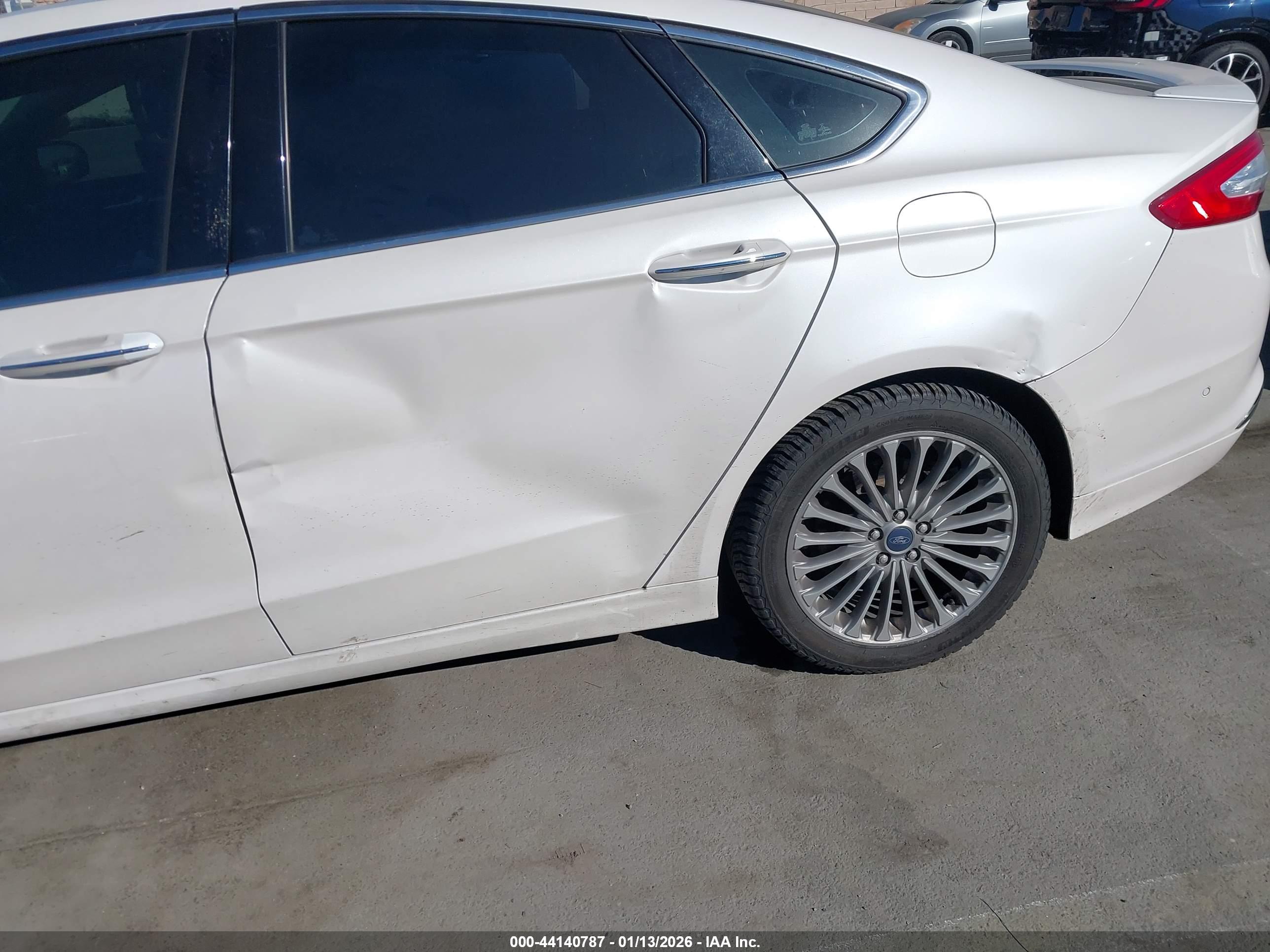 FORD FUSION image 6