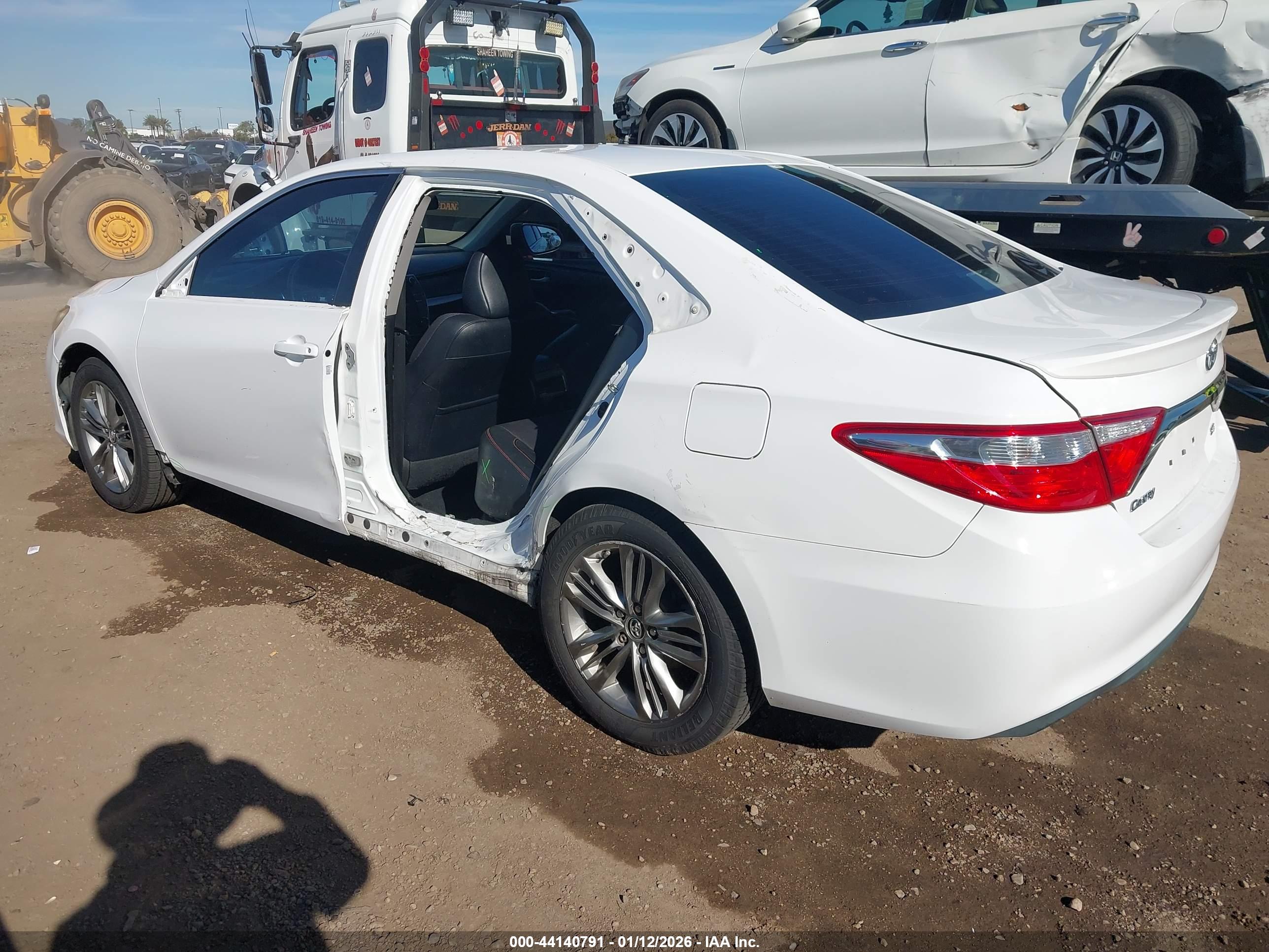 TOYOTA CAMRY image 3