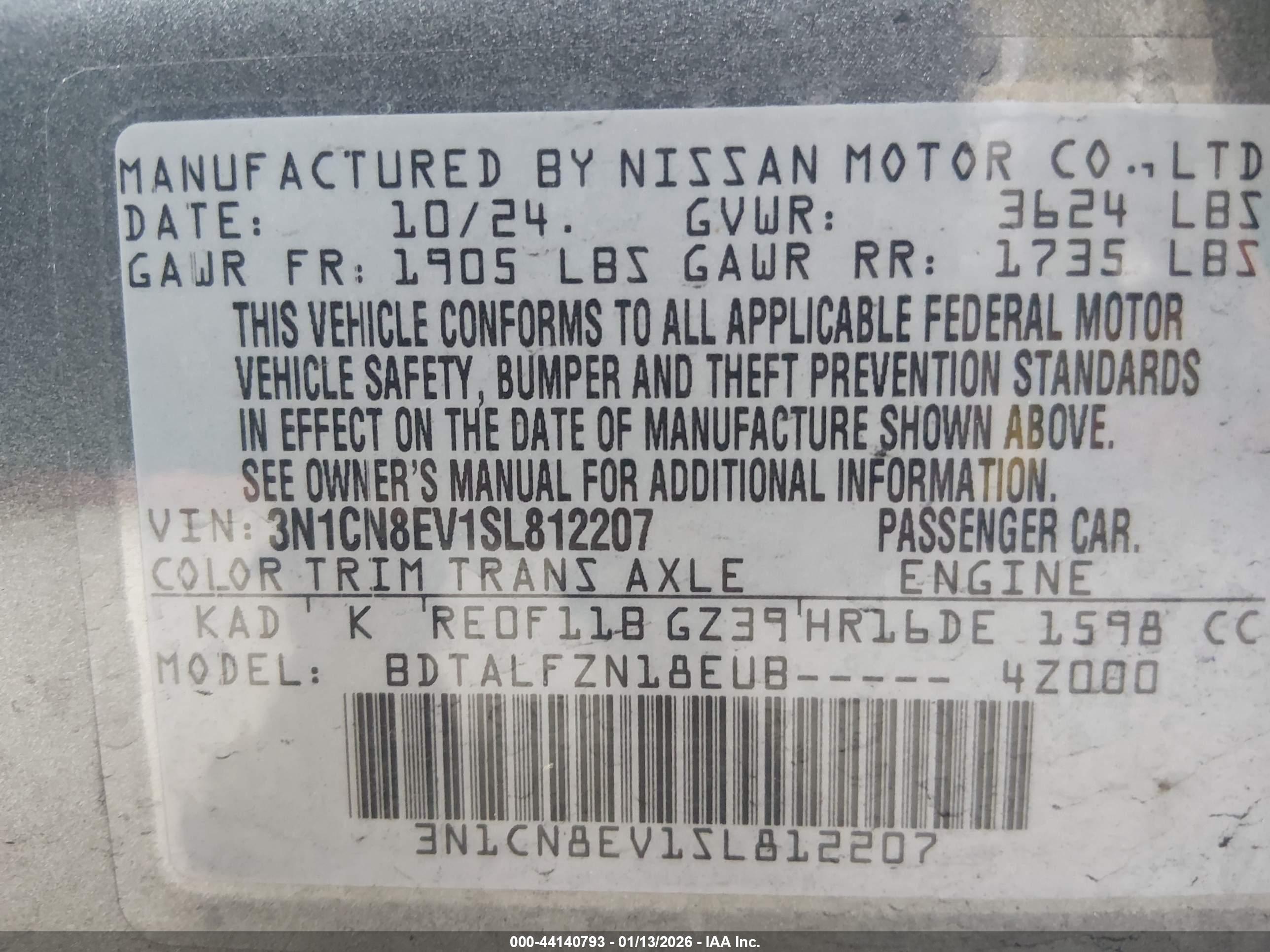 NISSAN VERSA image 9