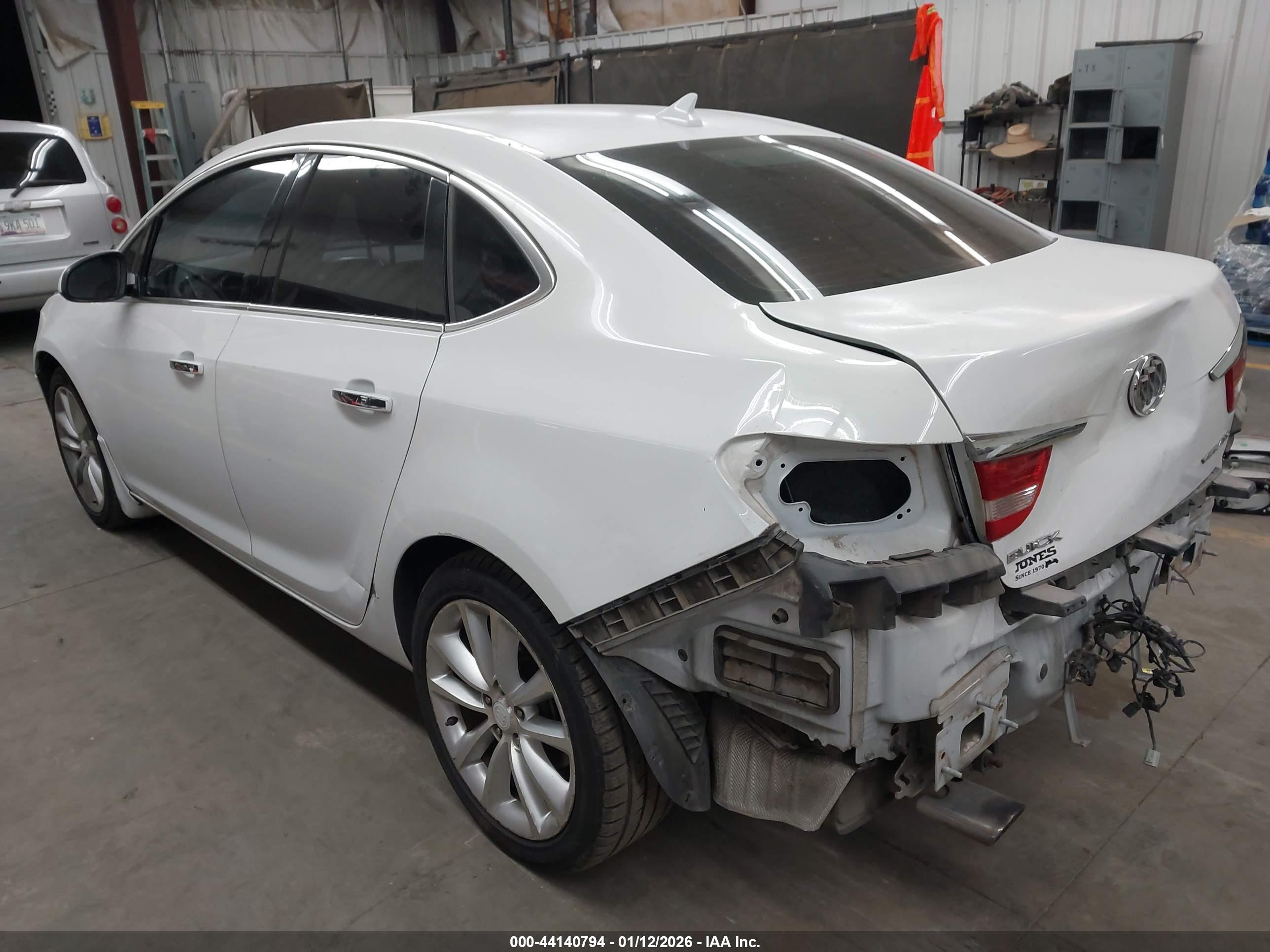 BUICK VERANO image 3