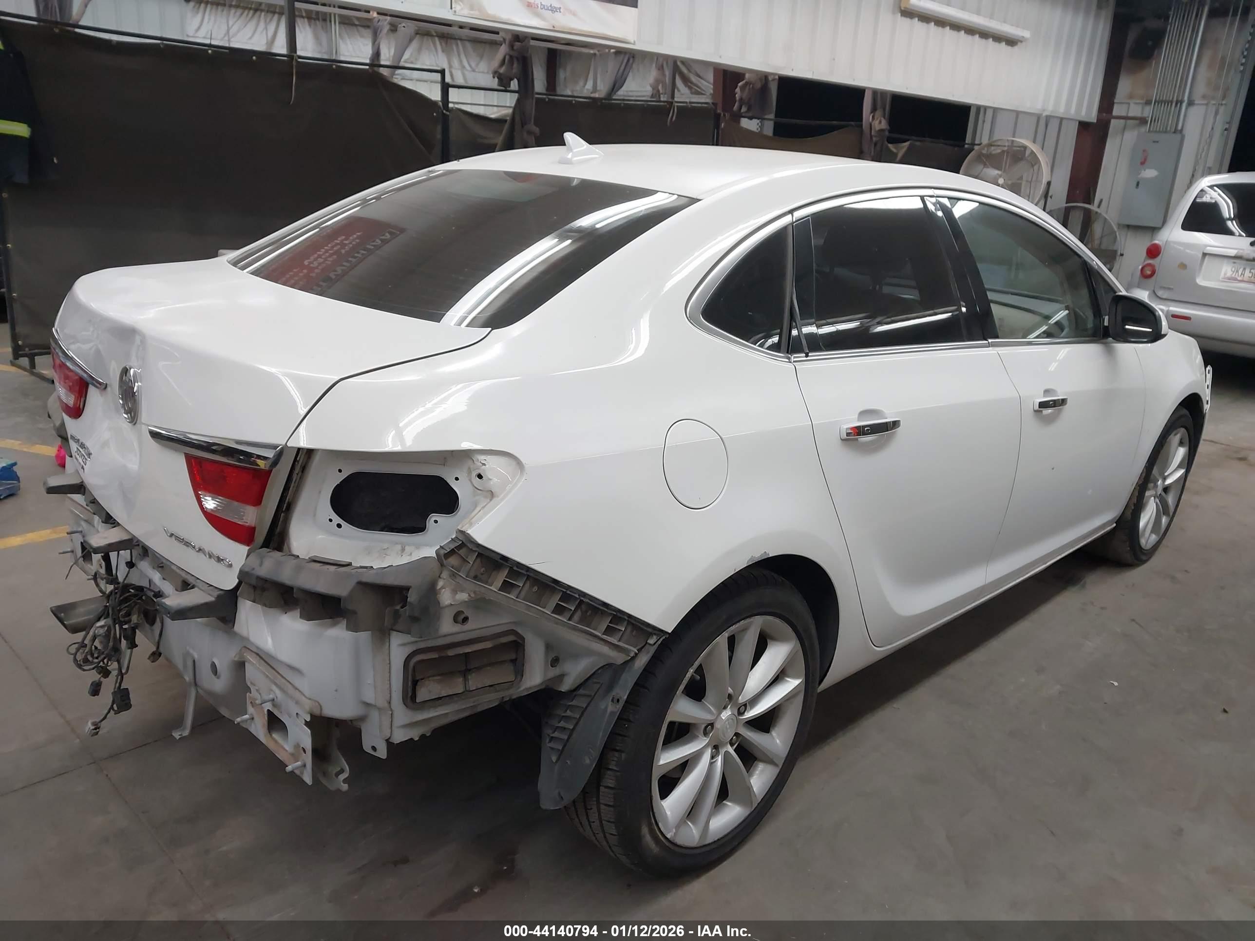 BUICK VERANO image 4