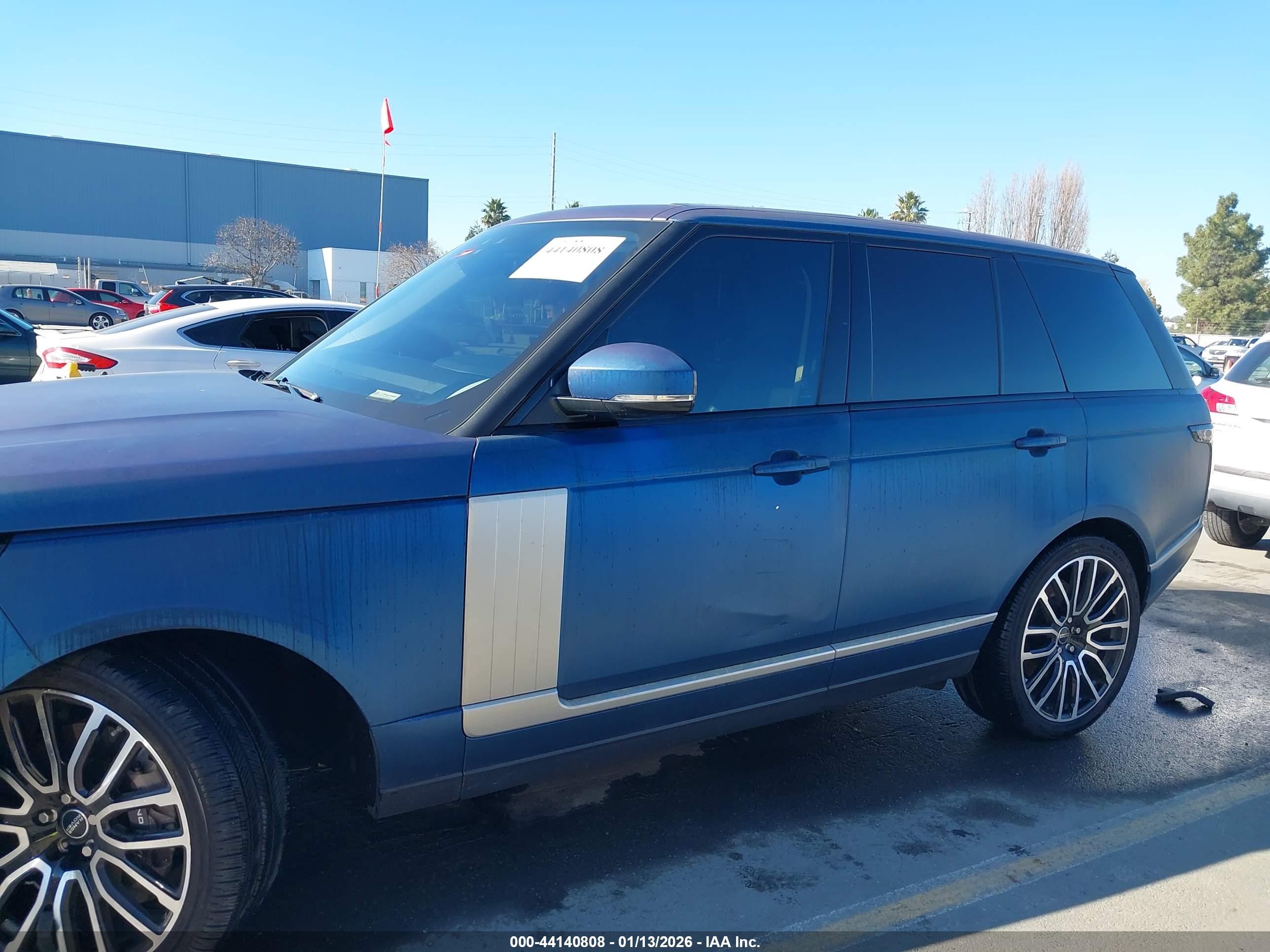 LAND ROVER image 6