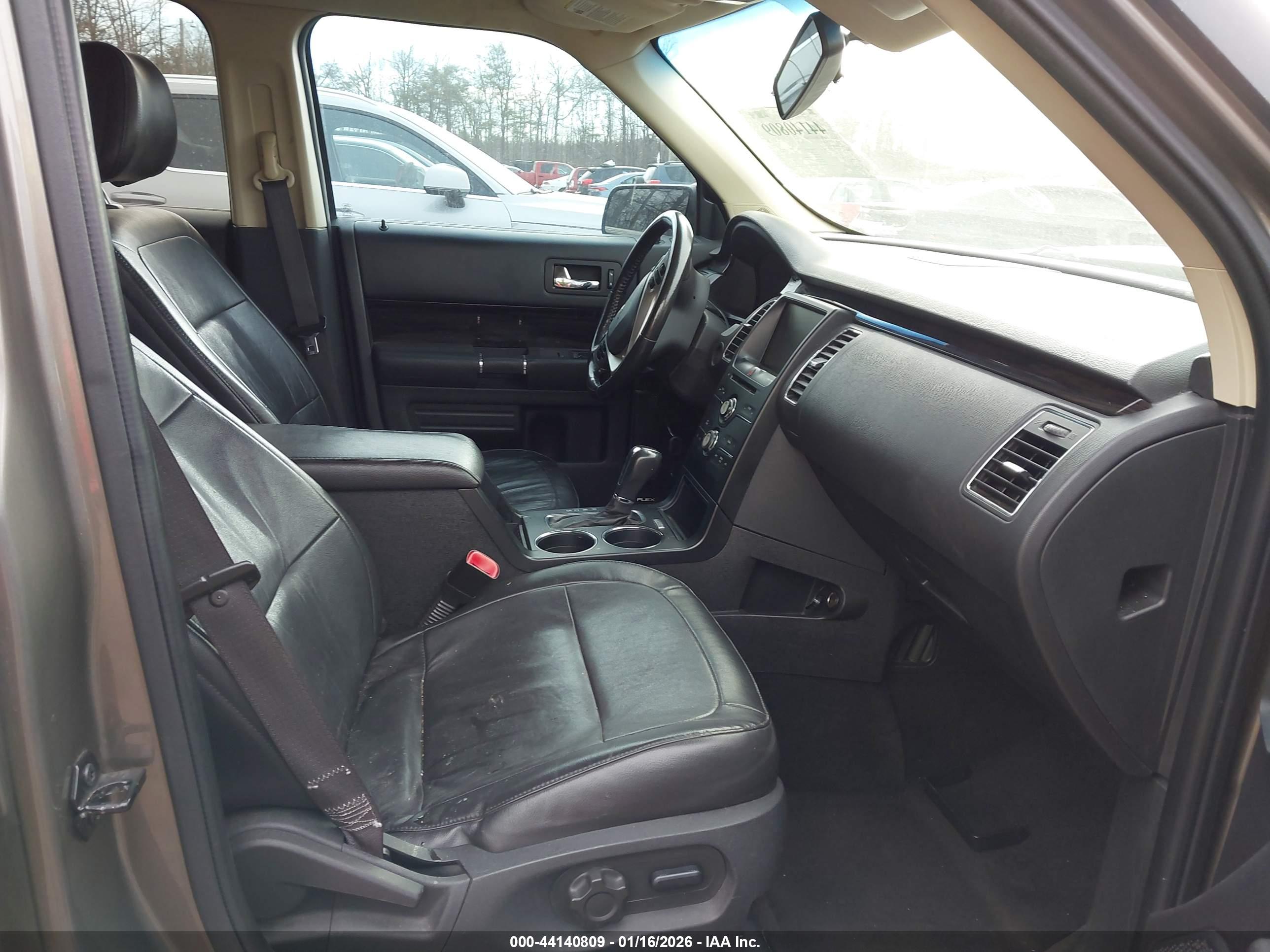 FORD FLEX image 5