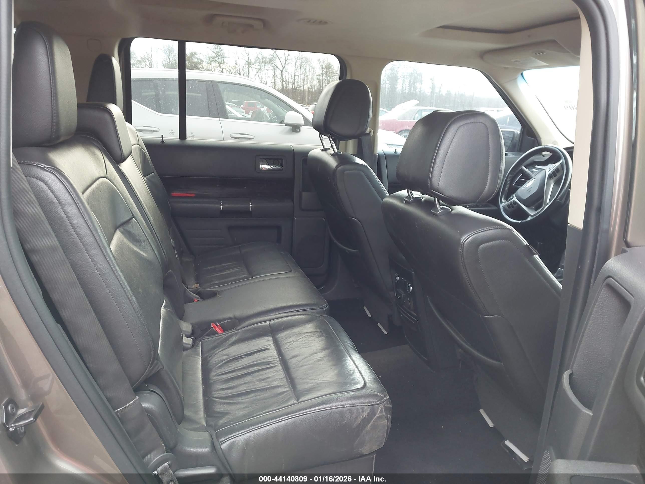 FORD FLEX image 8