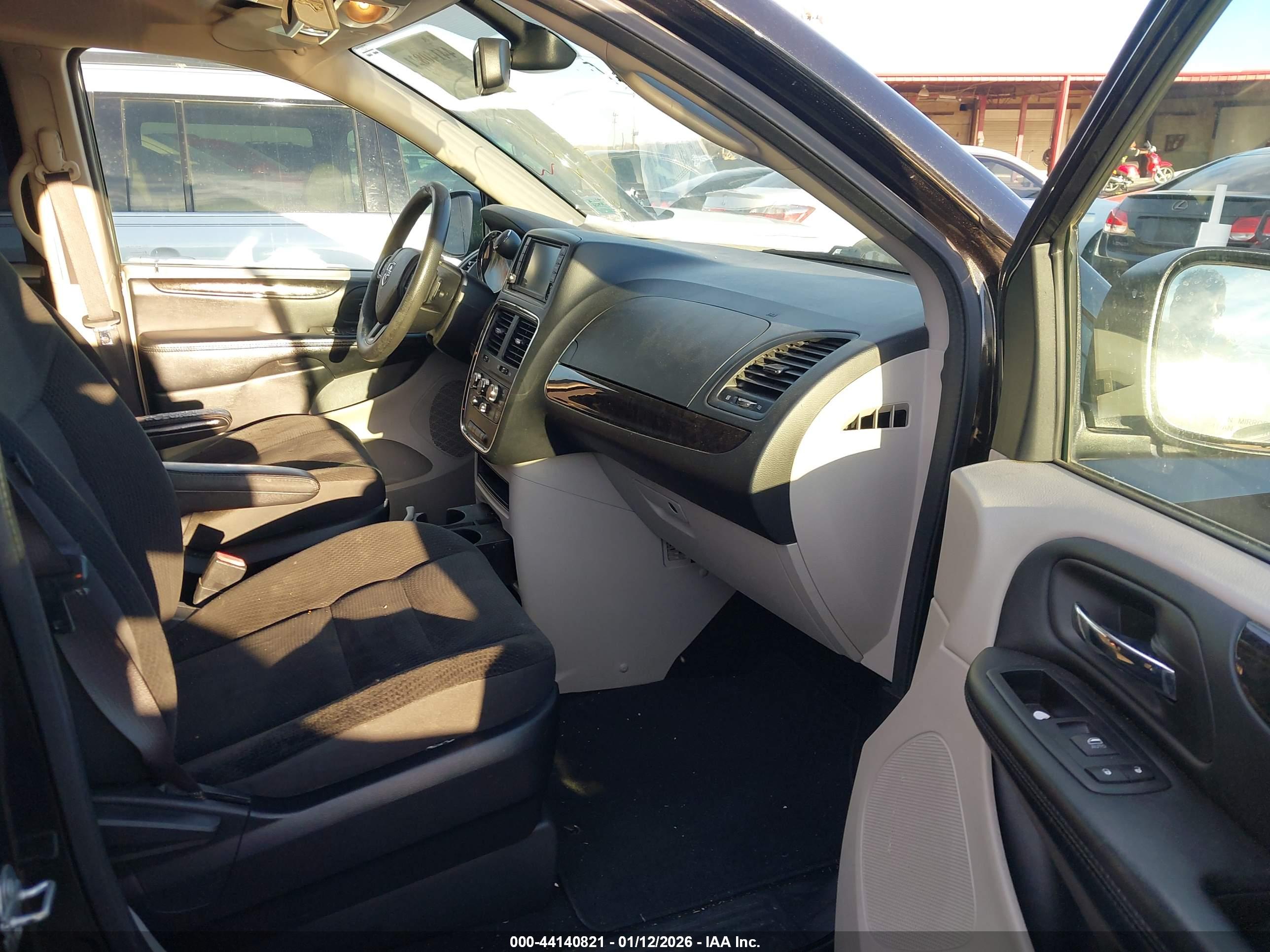 DODGE GRAND image 5