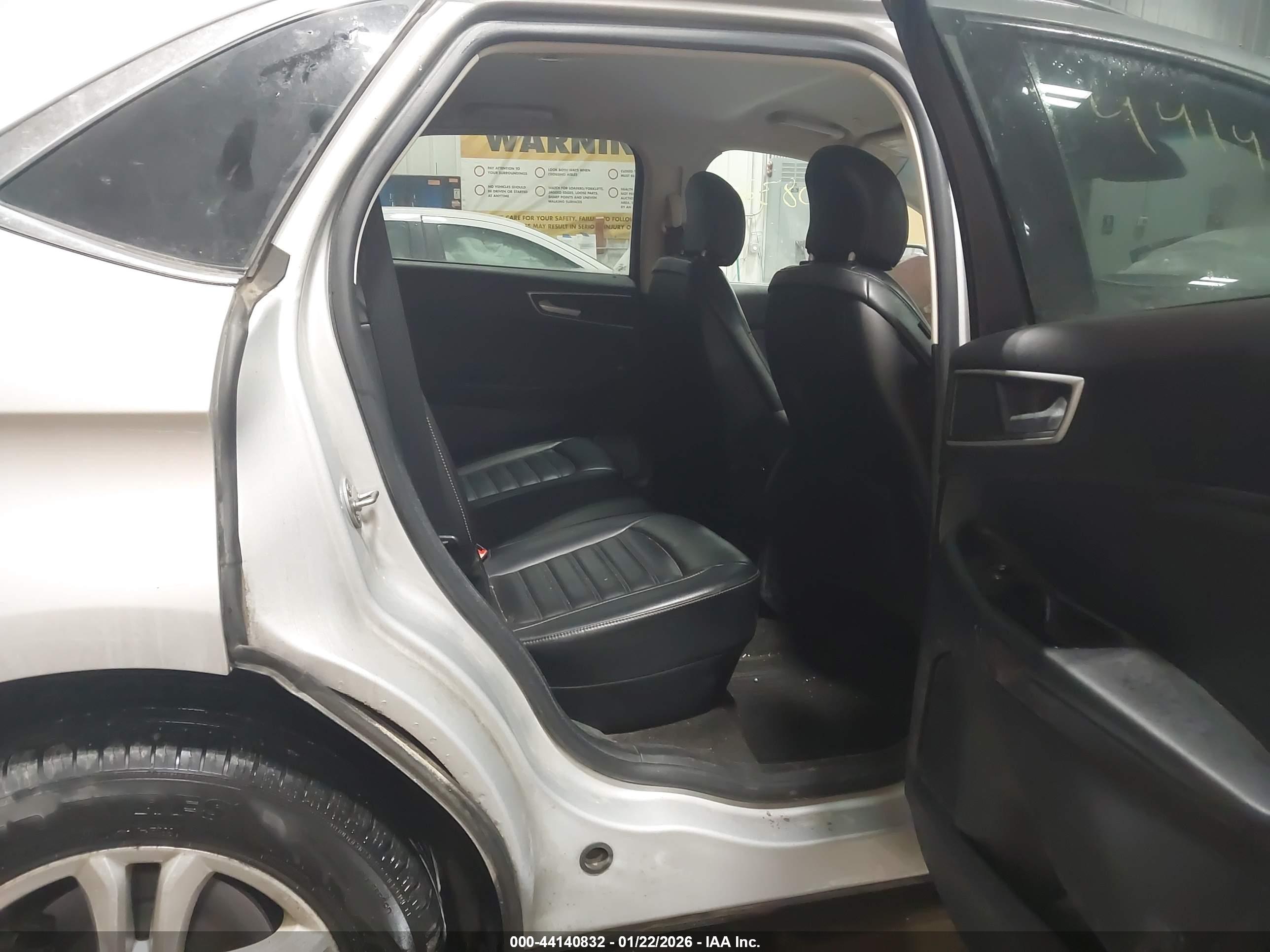 FORD EDGE image 8