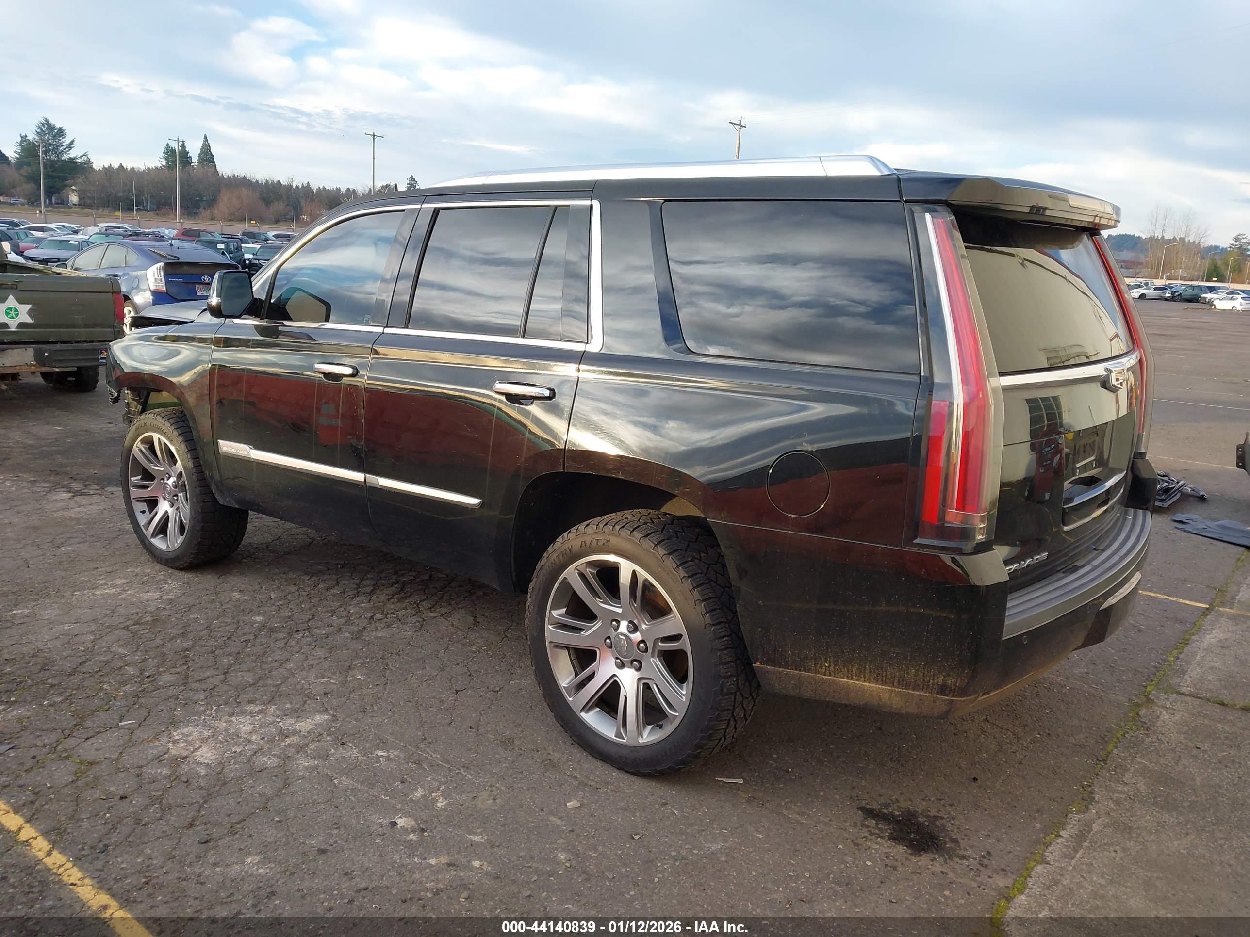 CADILLAC ESCALADE image 3