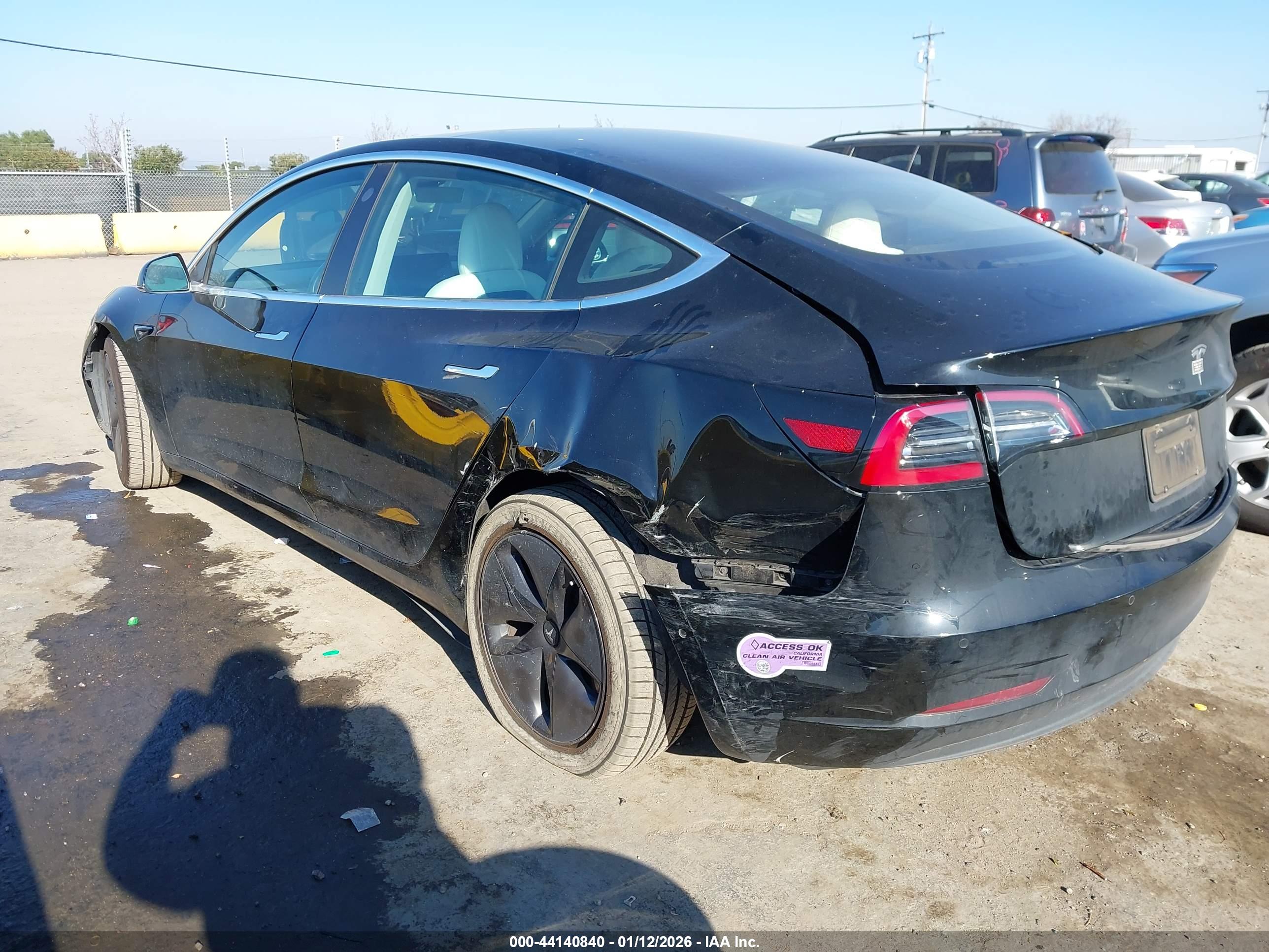 TESLA MODEL image 3