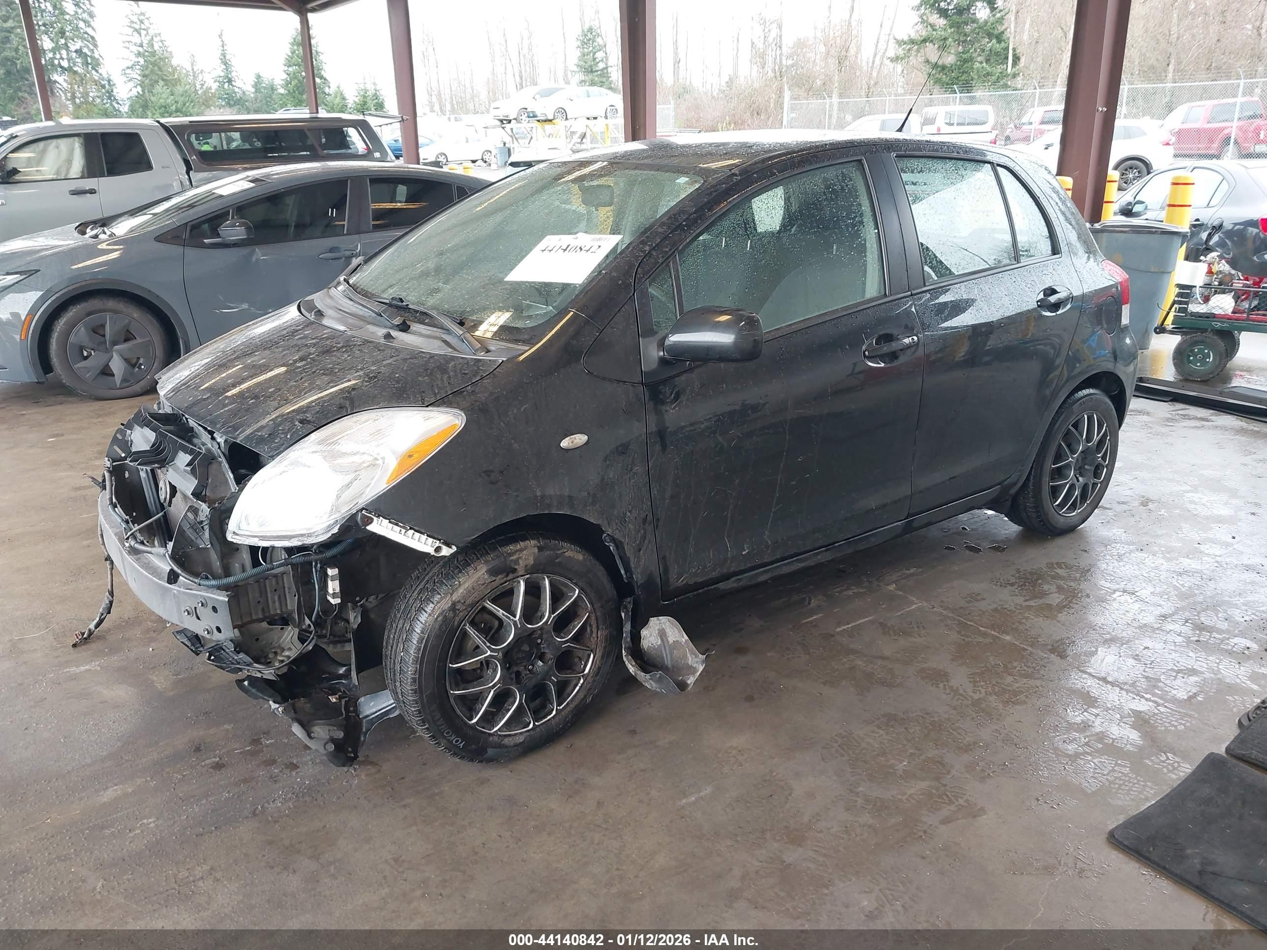 TOYOTA YARIS image 2
