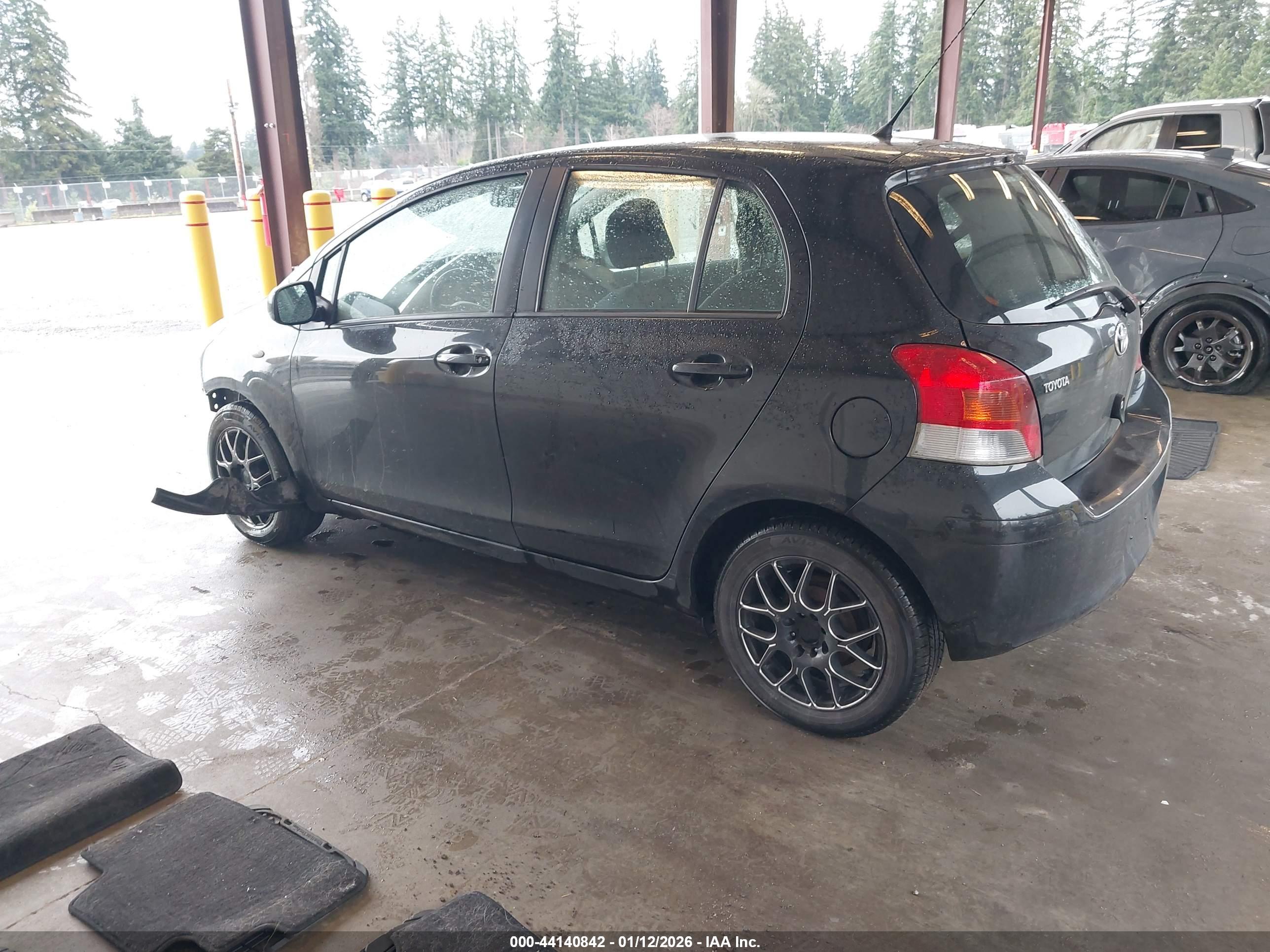 TOYOTA YARIS image 3