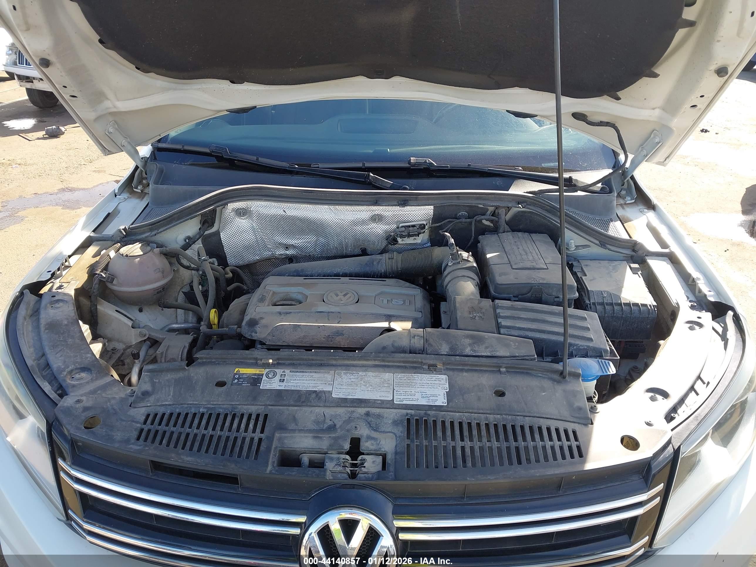 VOLKSWAGEN TIGUAN image 10