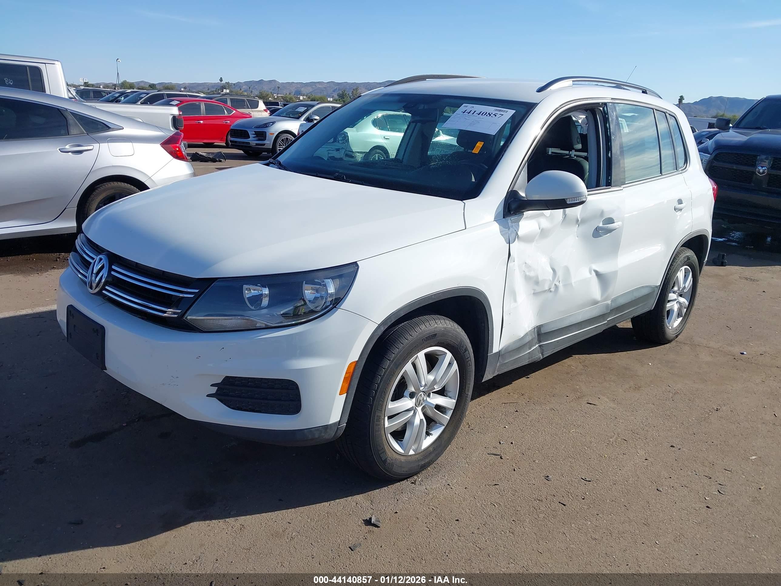 VOLKSWAGEN TIGUAN image 2