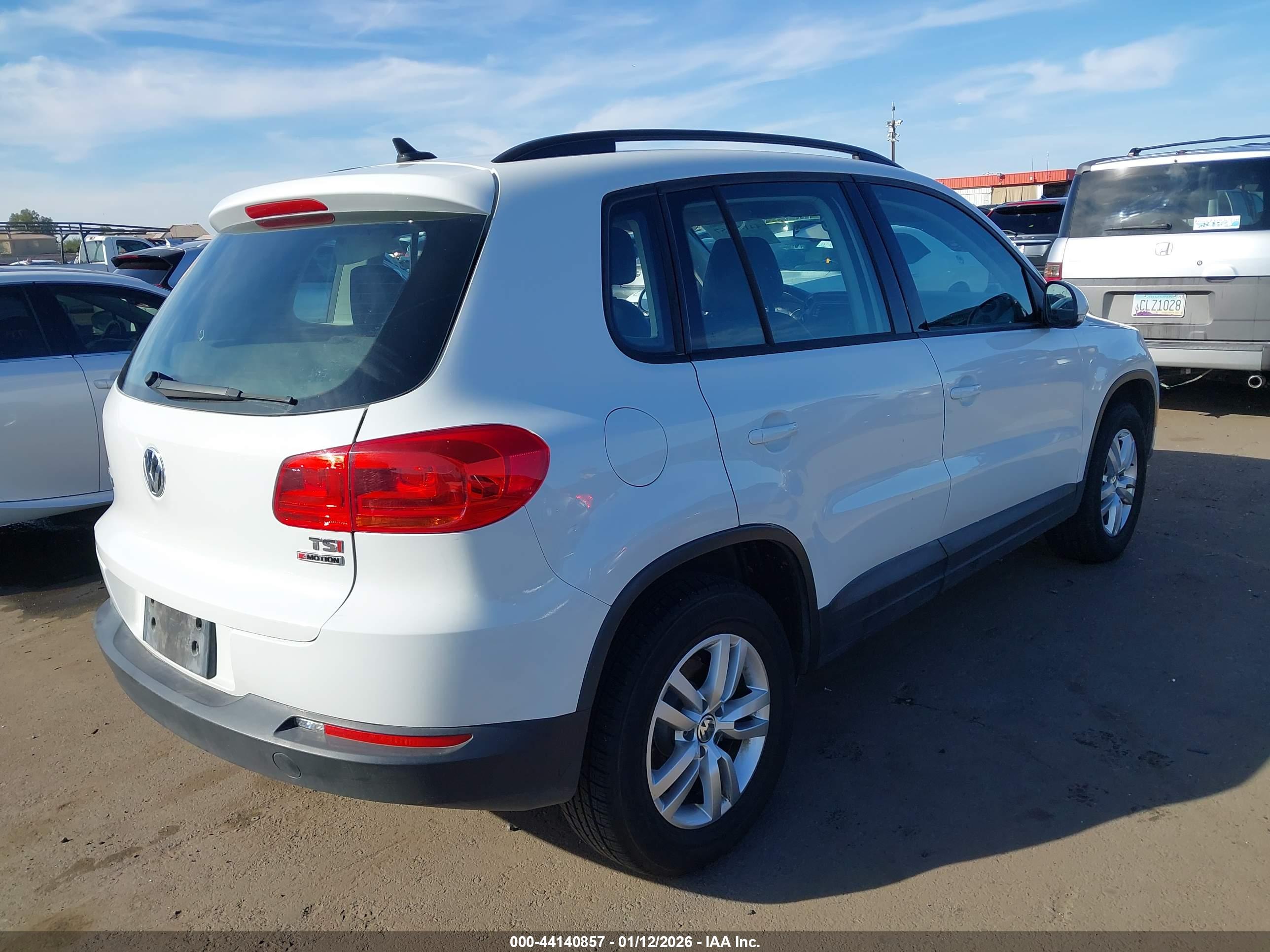 VOLKSWAGEN TIGUAN image 4