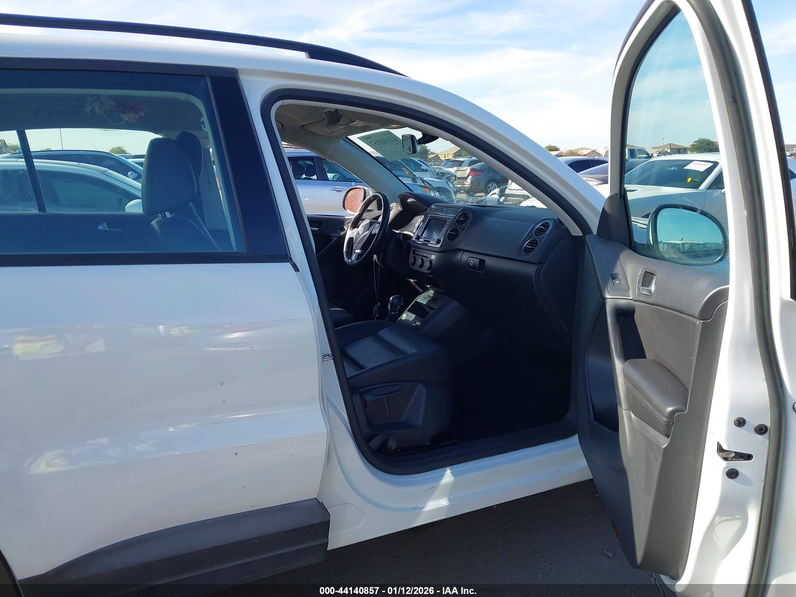 VOLKSWAGEN TIGUAN image 5
