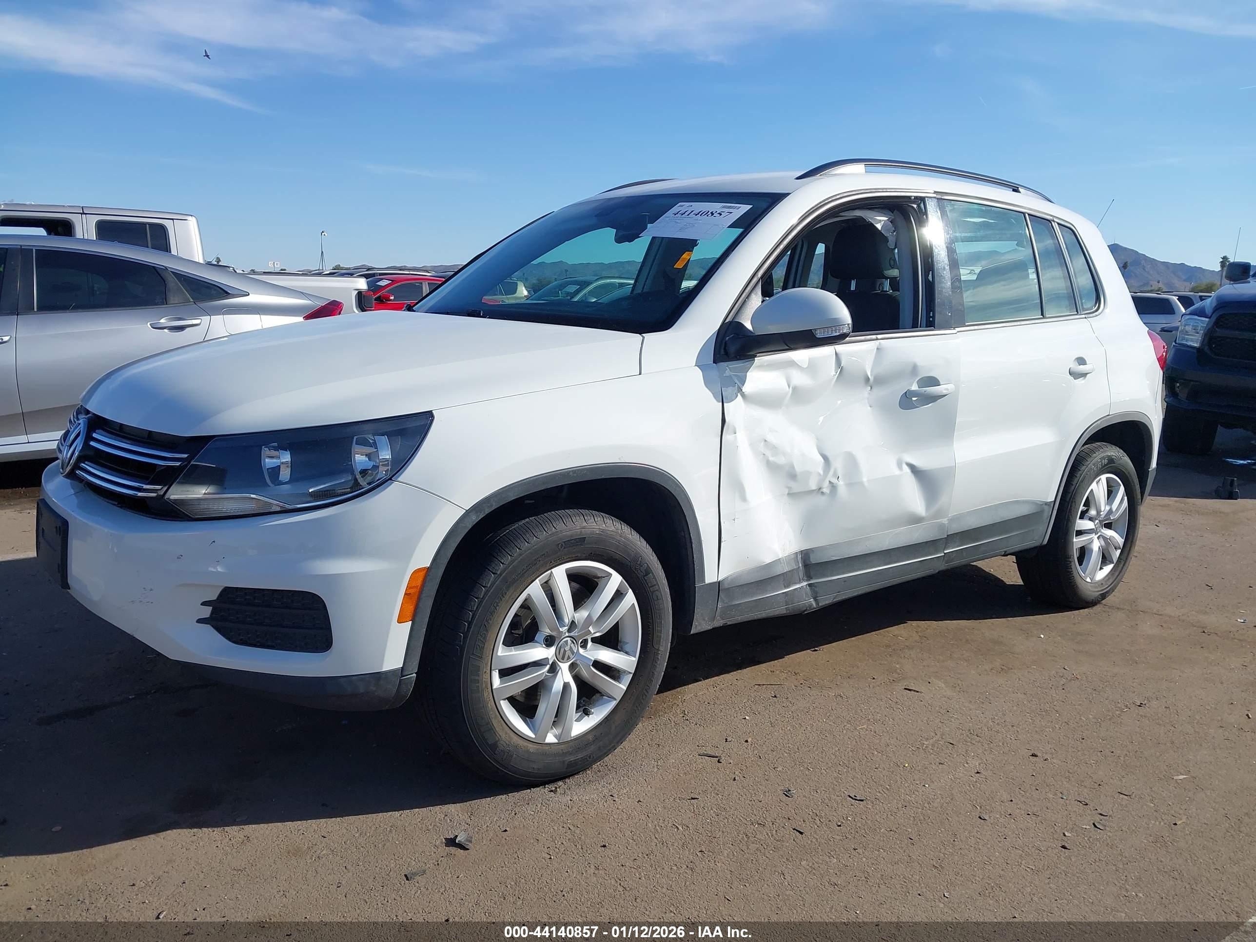 VOLKSWAGEN TIGUAN image 6