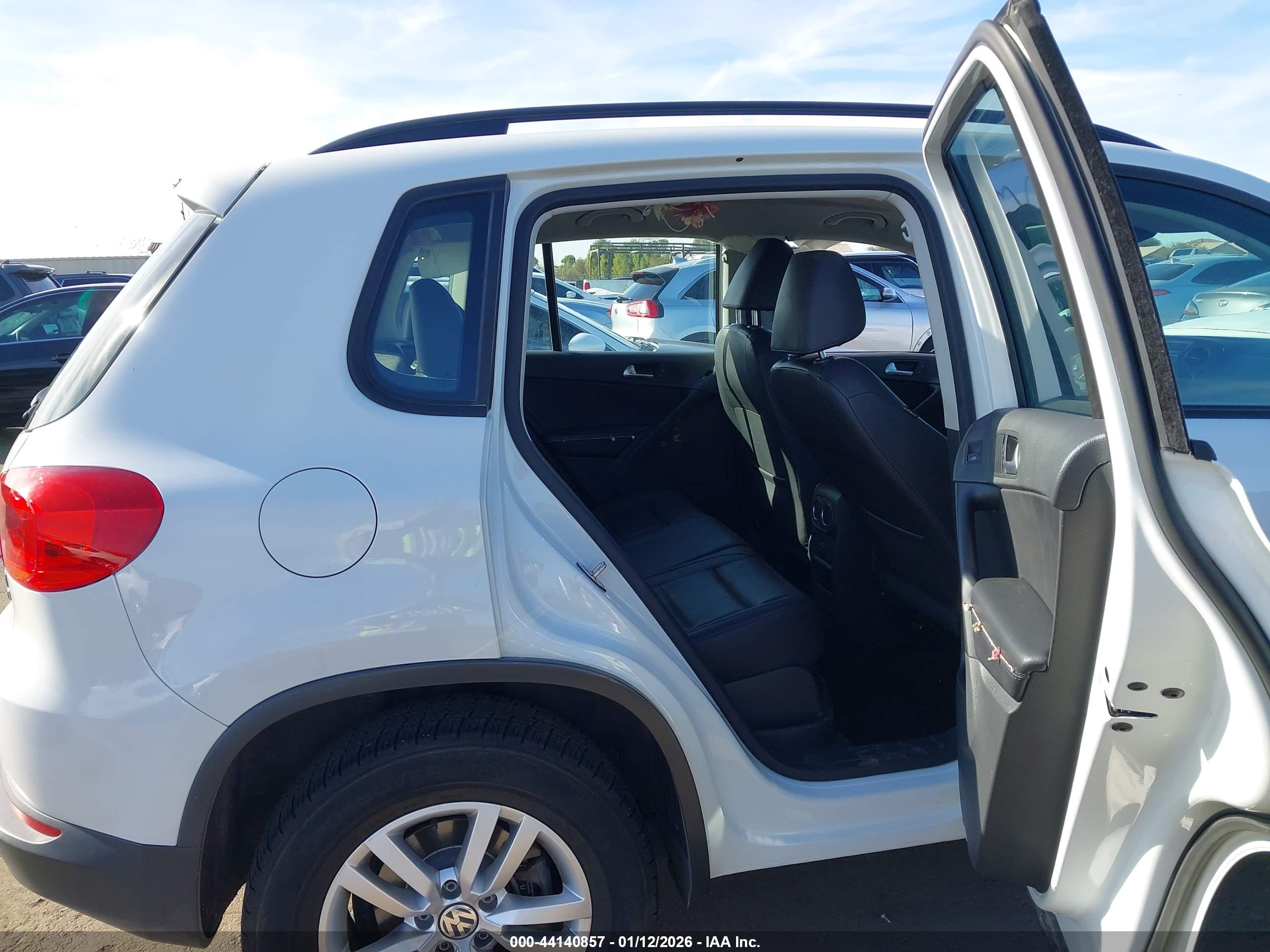 VOLKSWAGEN TIGUAN image 8