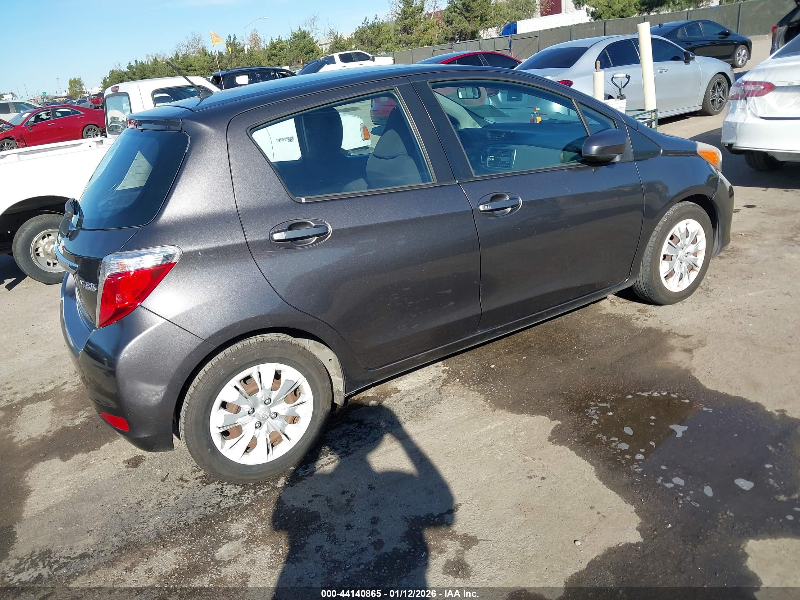 TOYOTA YARIS image 4