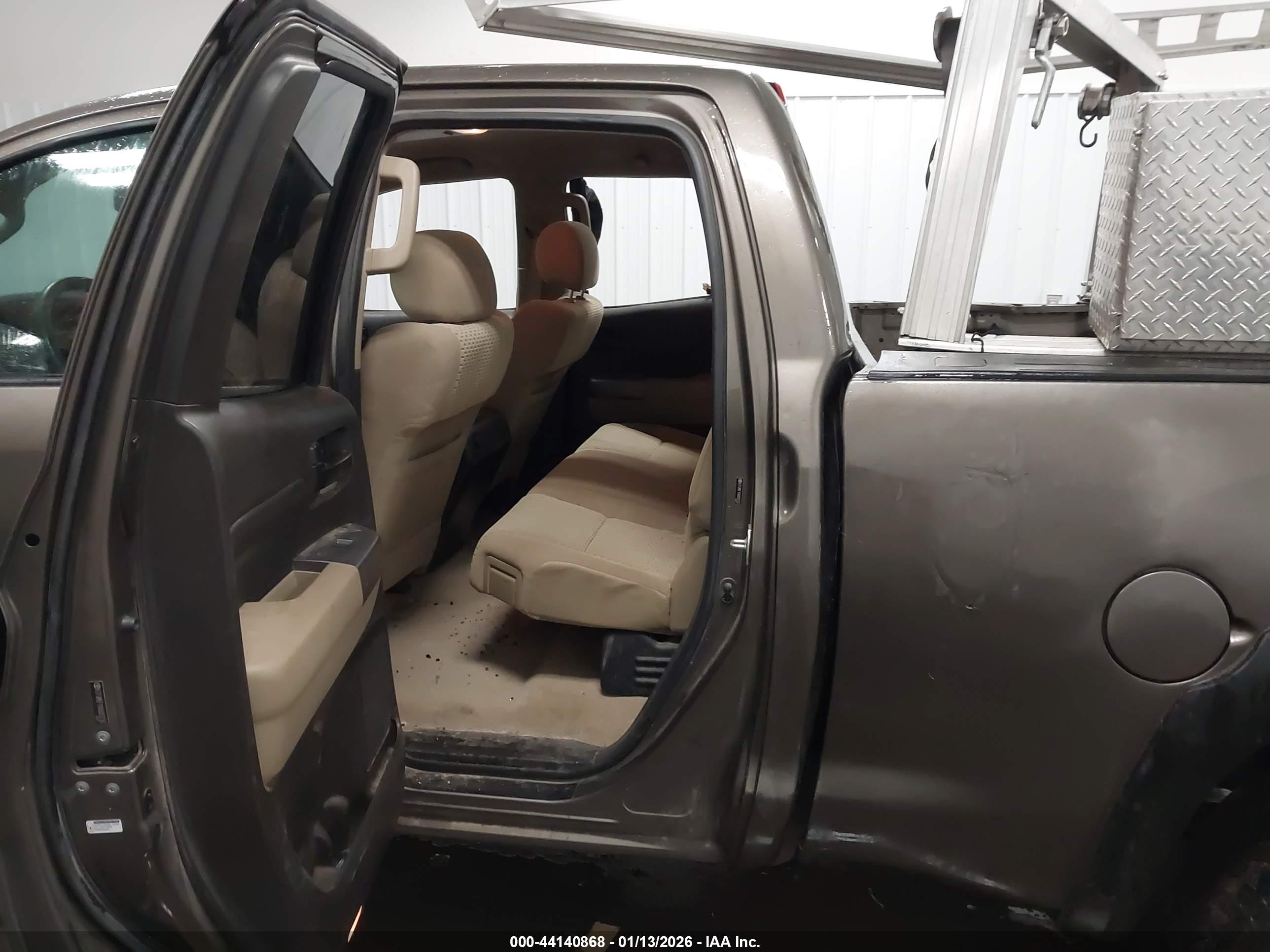 TOYOTA TUNDRA image 8