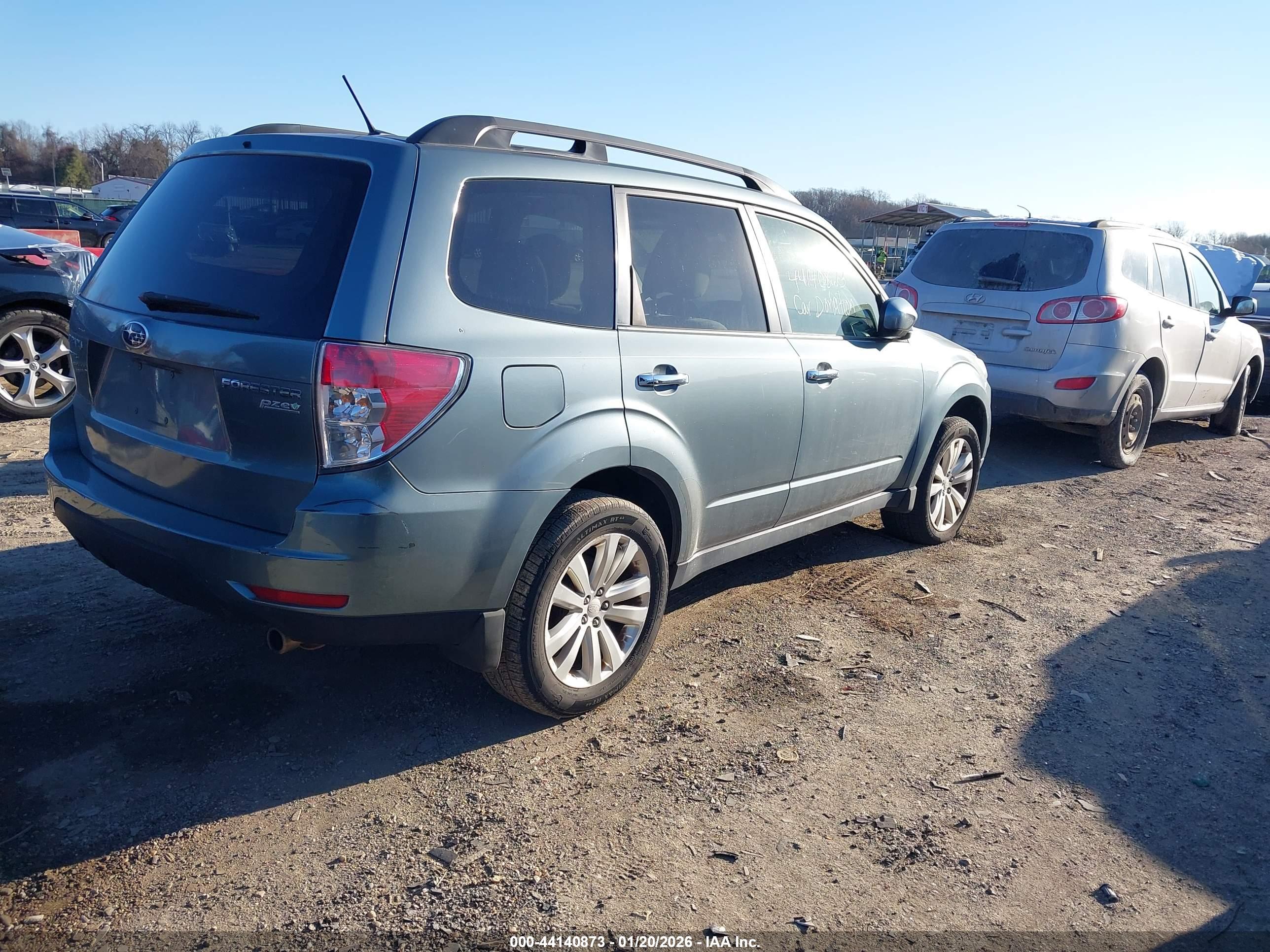SUBARU FORESTER image 4