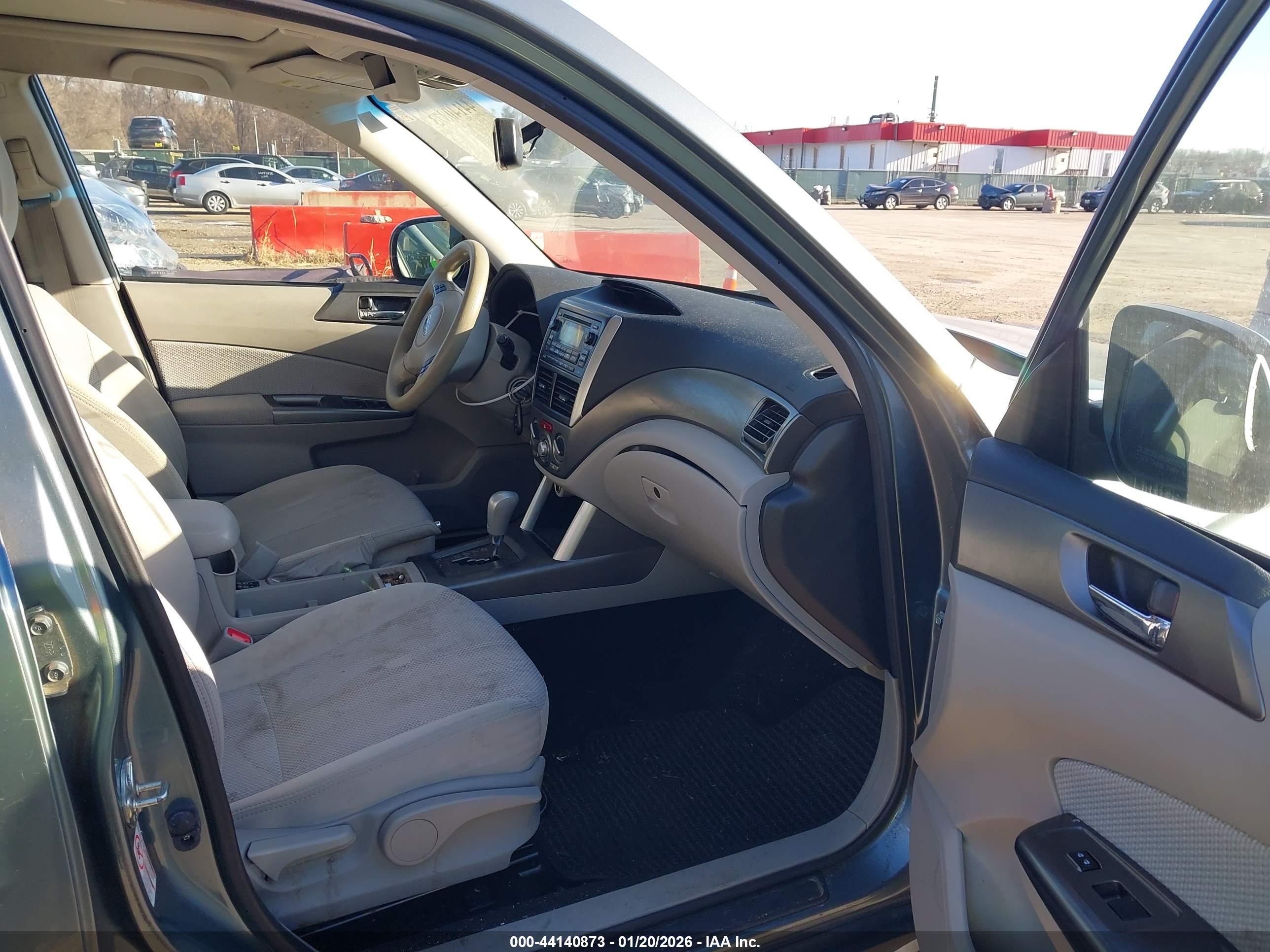 SUBARU FORESTER image 5