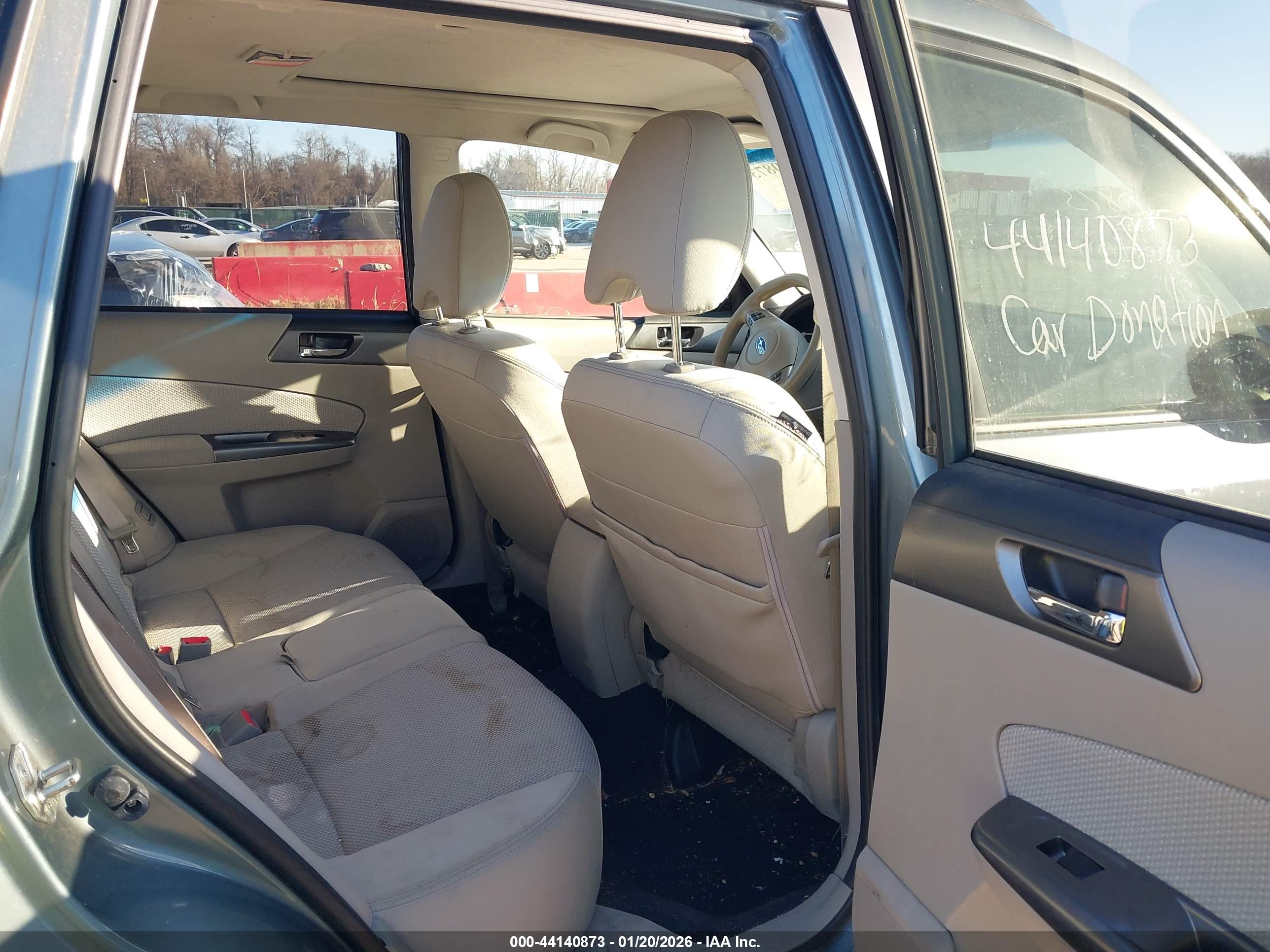 SUBARU FORESTER image 8