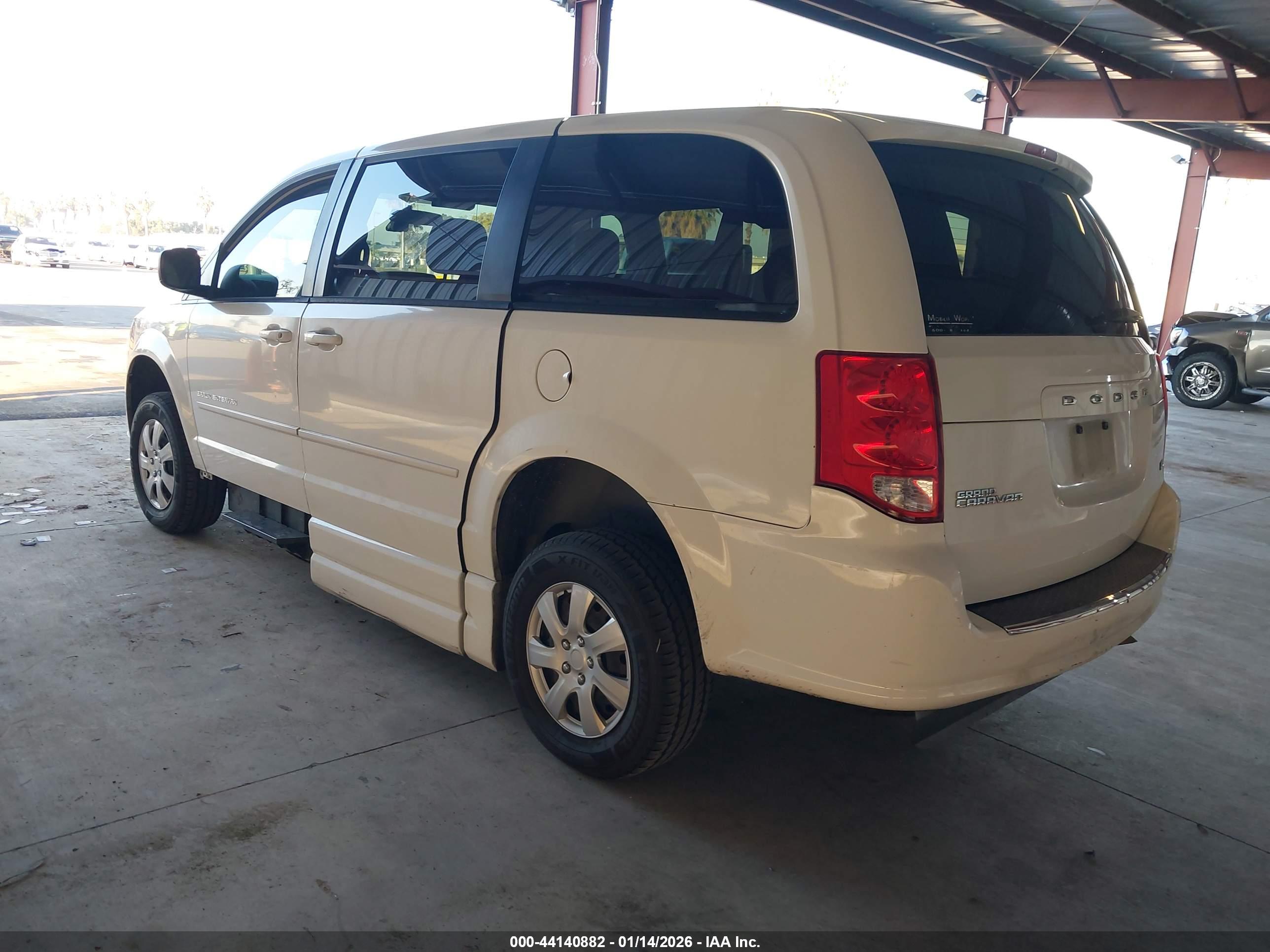 DODGE GRAND image 3